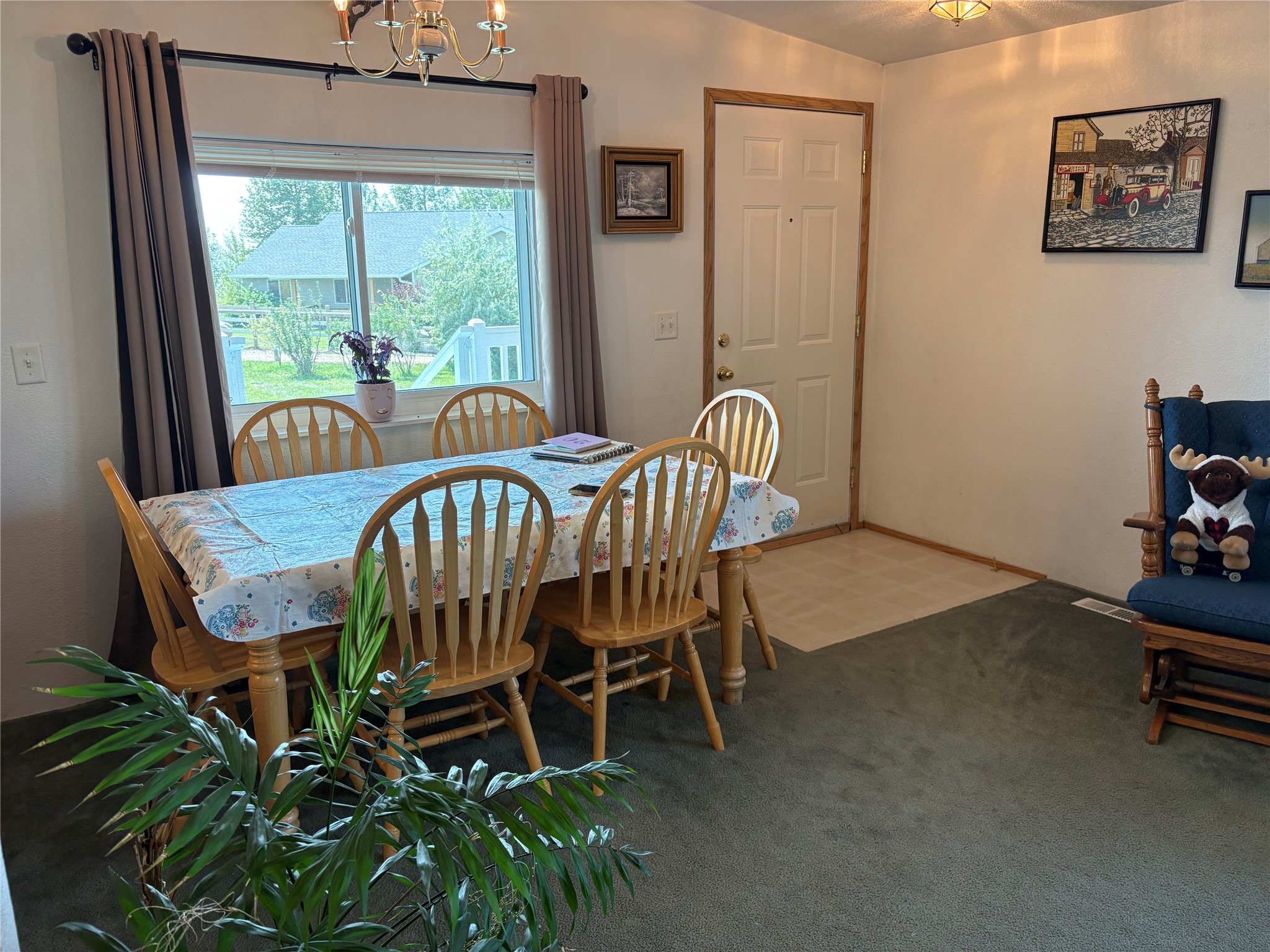 2424 Loyd Drive Property Photo 3