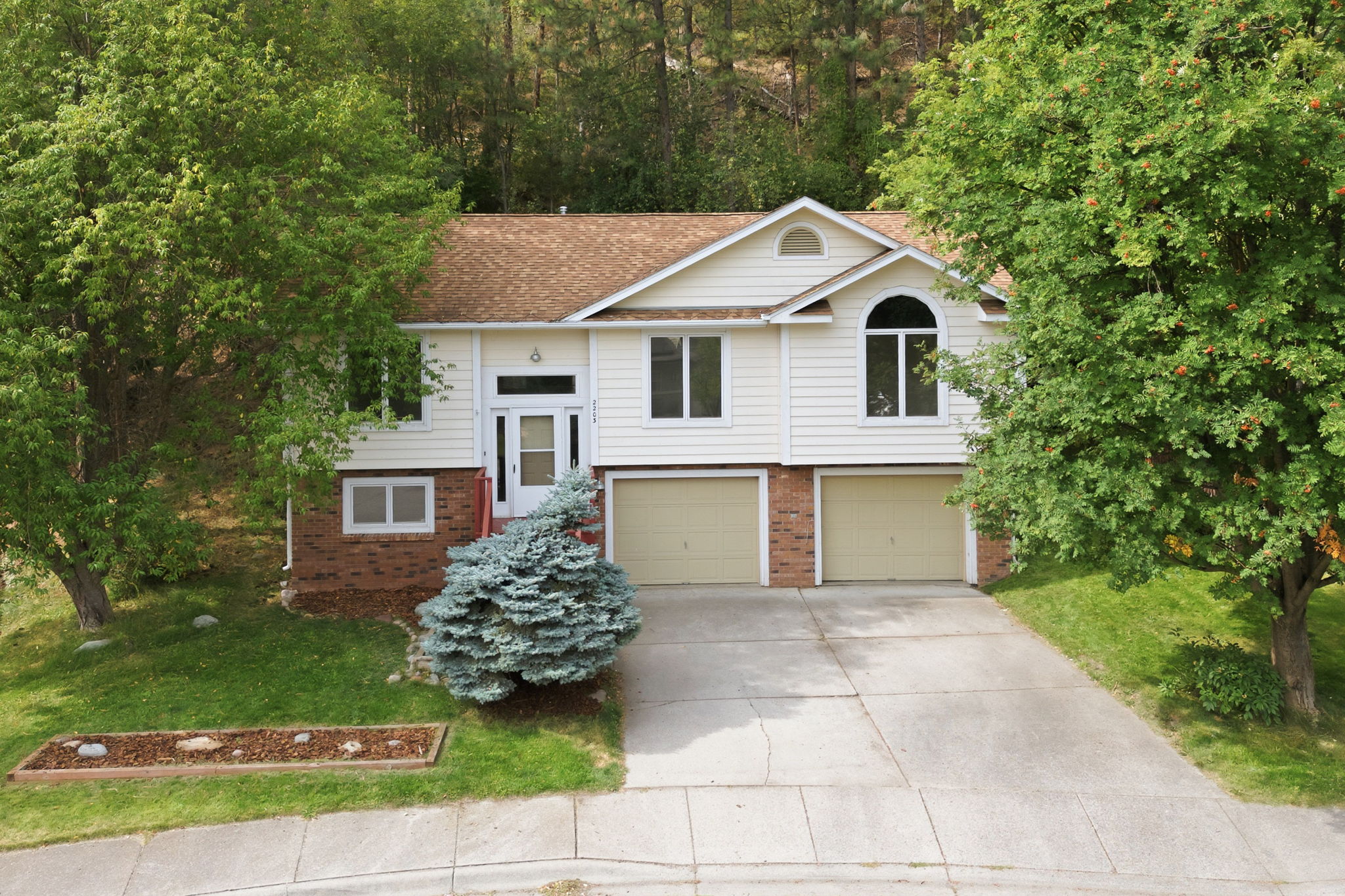 2203 Greenough Court W Property Photo 1
