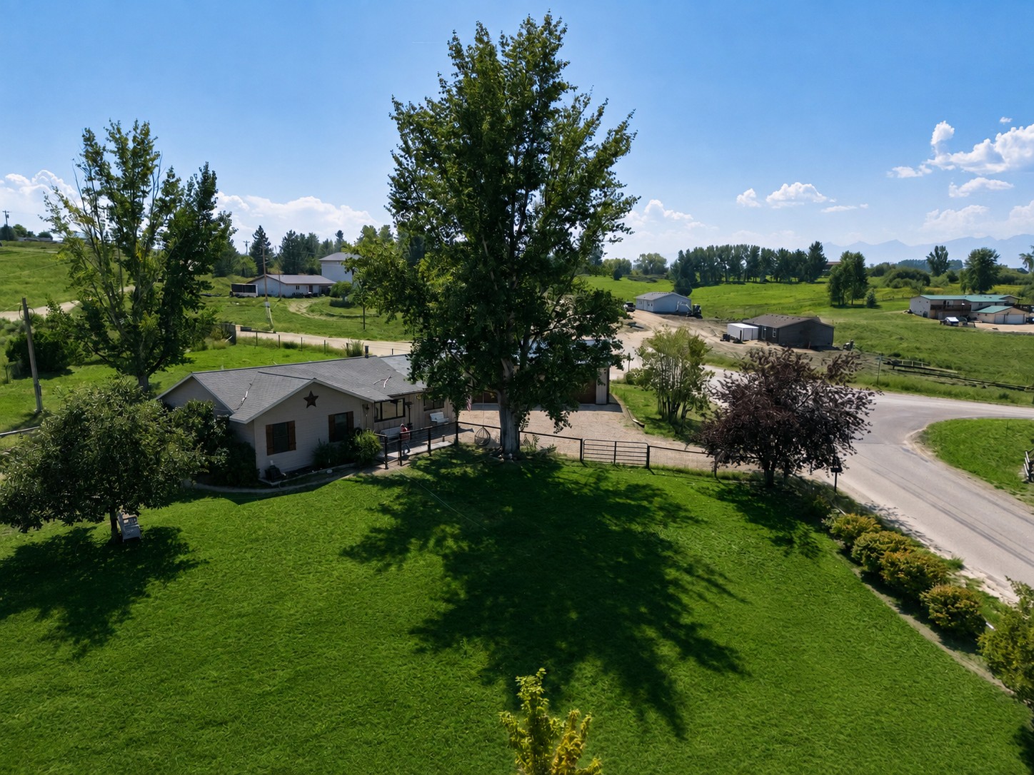 4044 Illinois Bench Road Property Photo 2