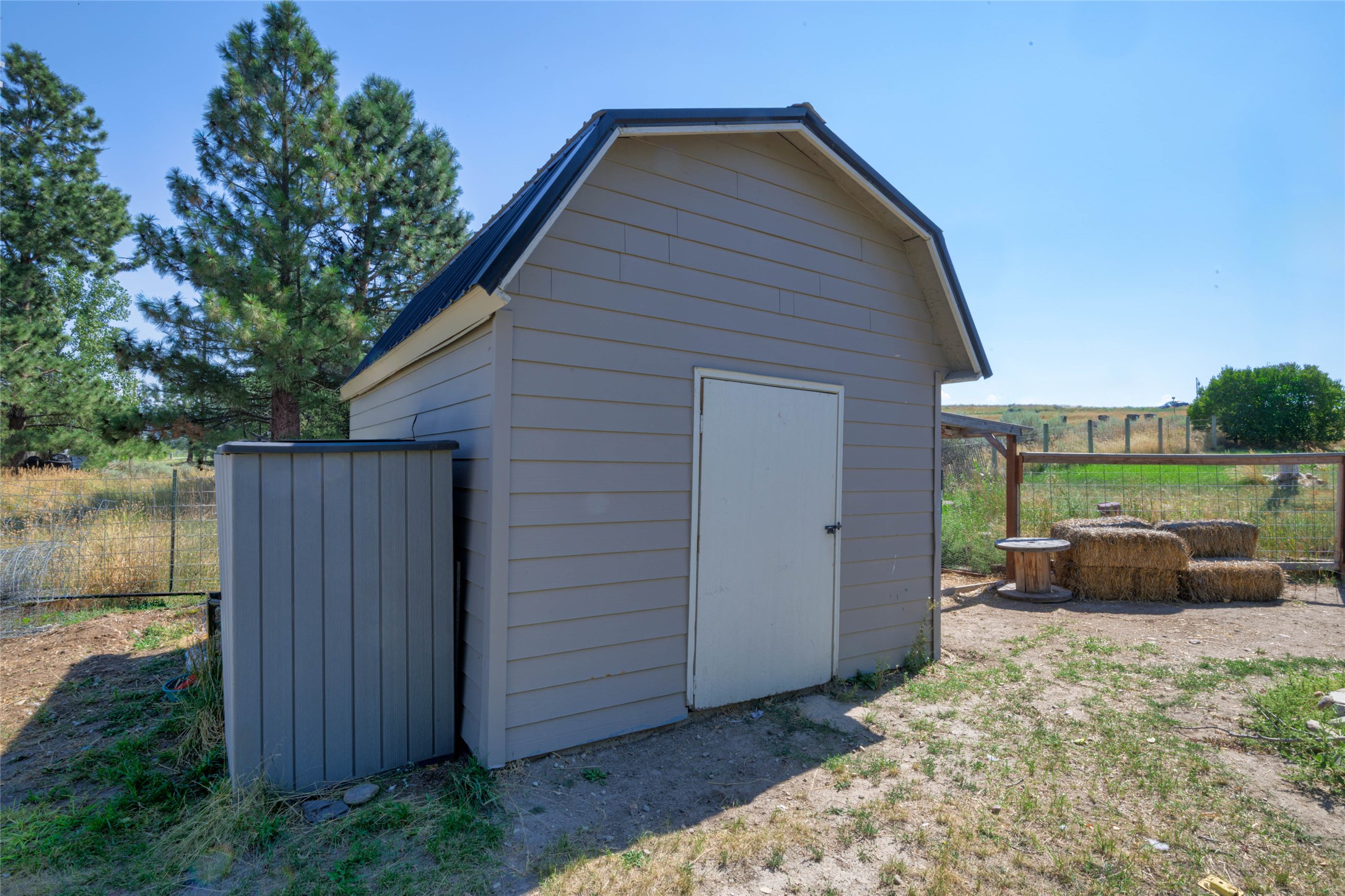 4044 Illinois Bench Road Property Photo 12