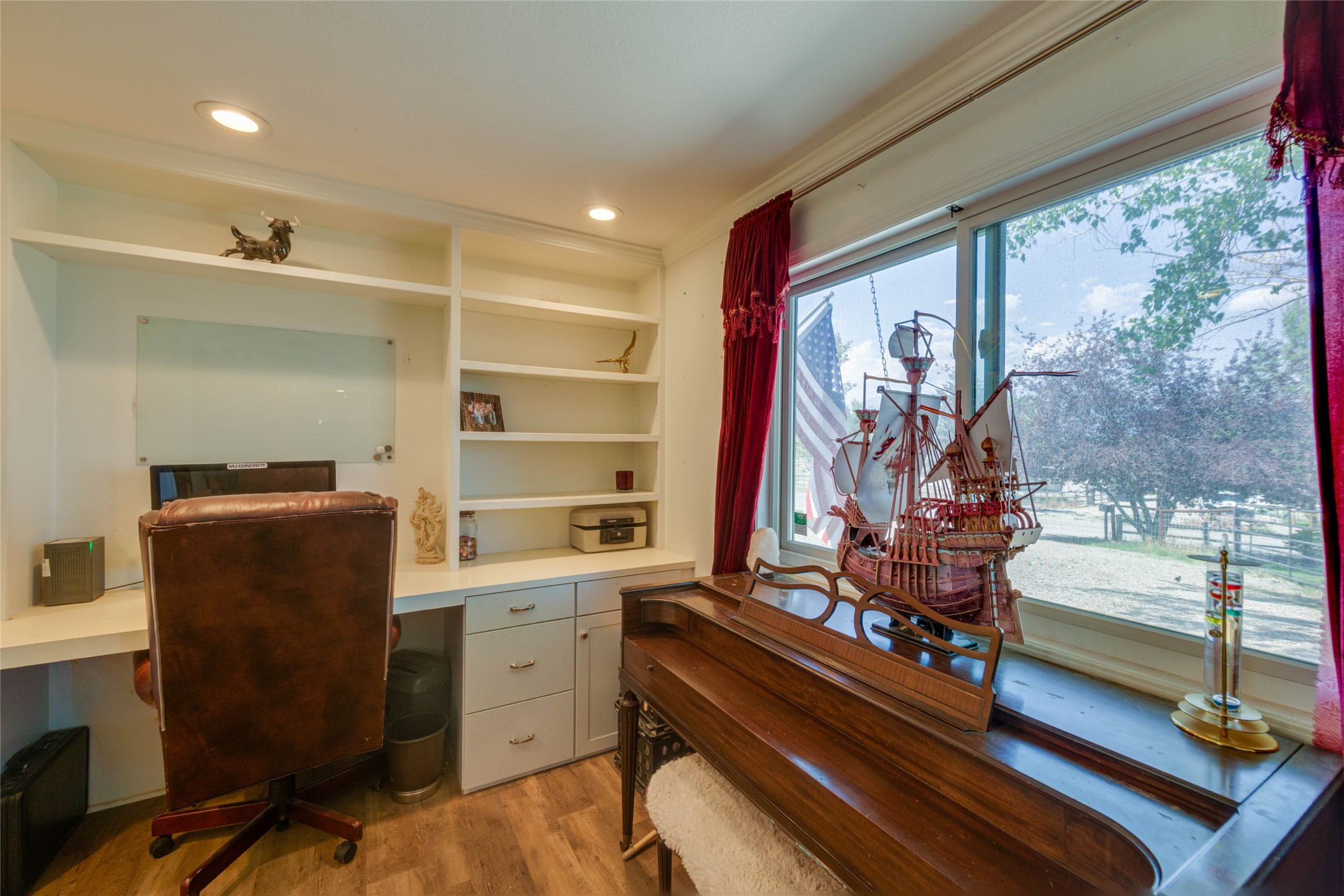 4044 Illinois Bench Road Property Photo 18