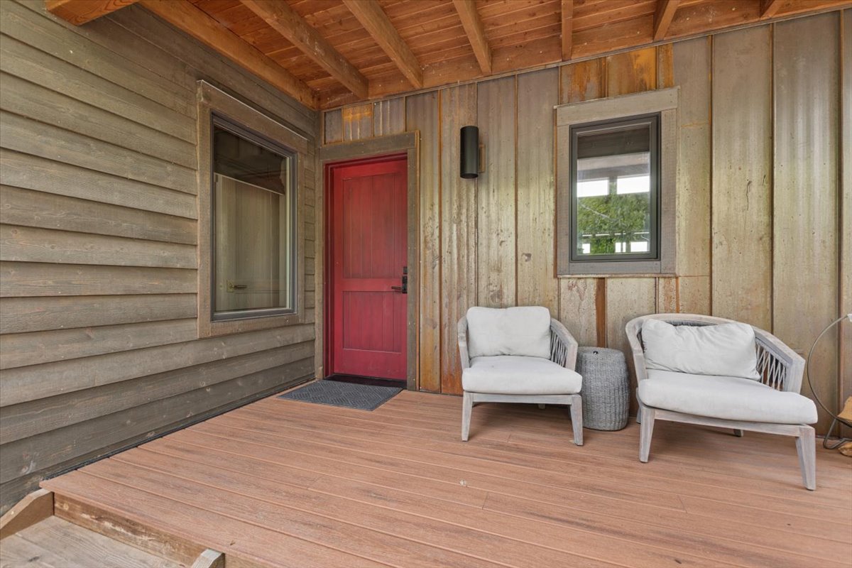 44 Cottage Lake Lane Property Photo 8
