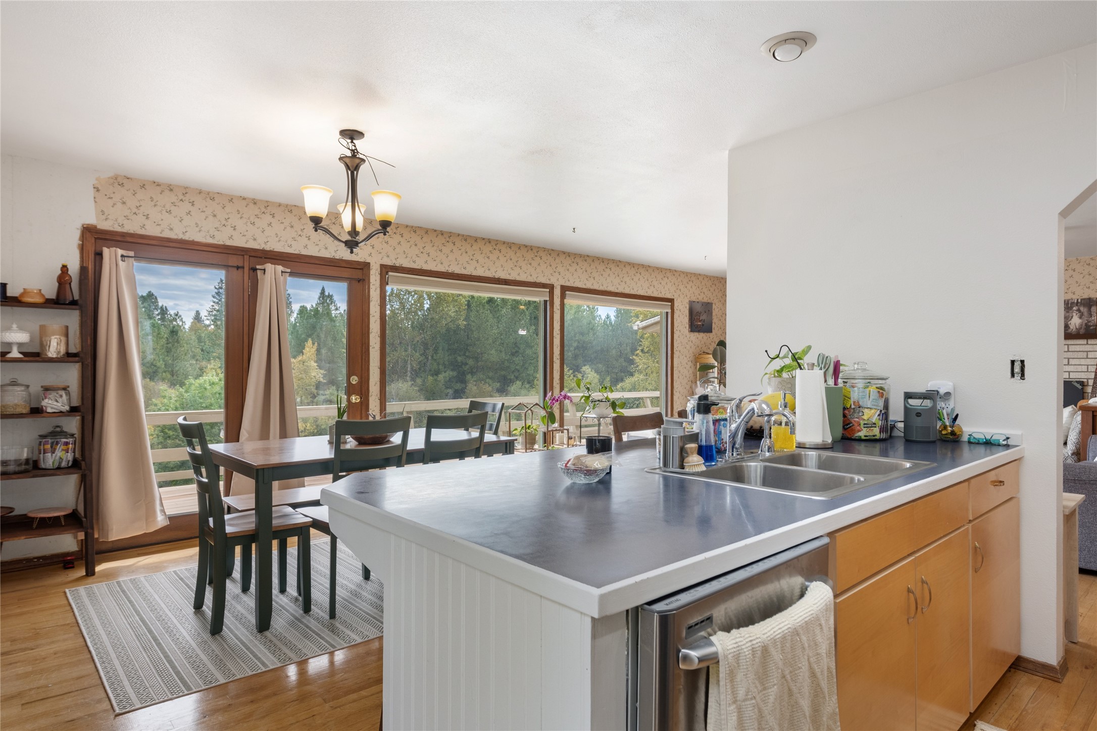 3676 Silverthorn Drive Property Photo 12