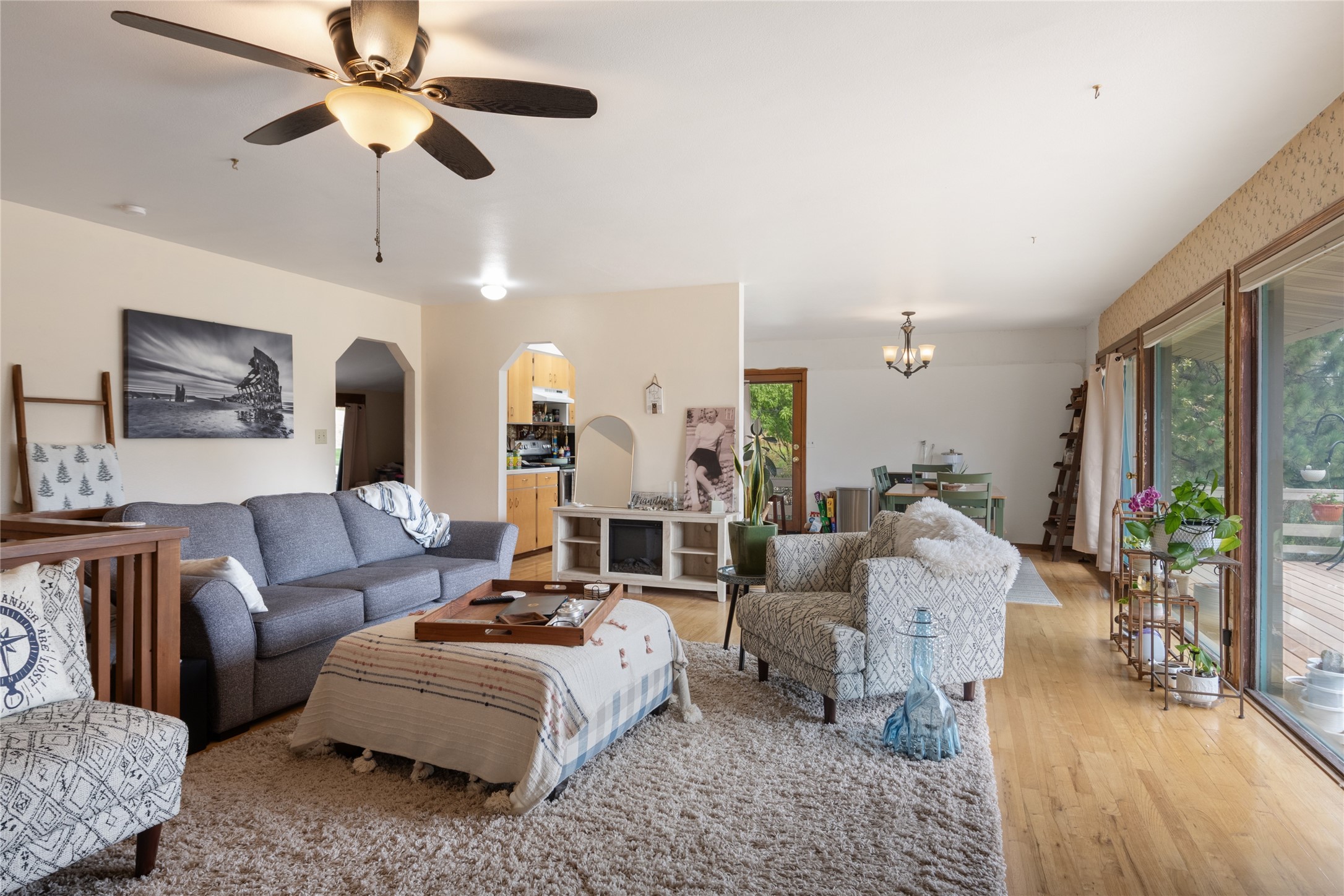 3676 Silverthorn Drive Property Photo 14