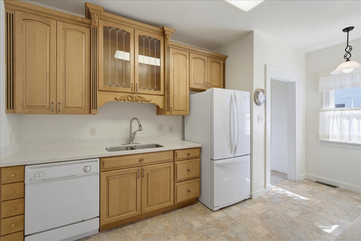 1921 4 Avenue N Property Photo 8