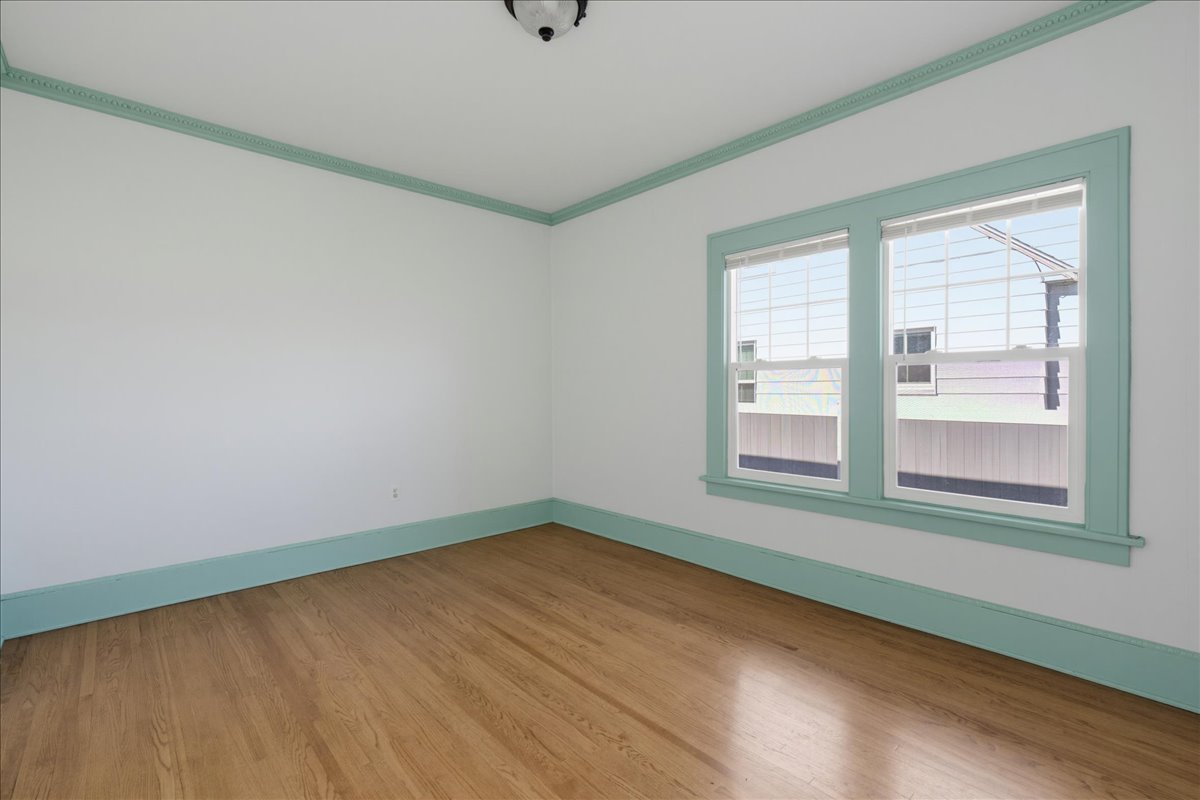 1921 4 Avenue N Property Photo 9