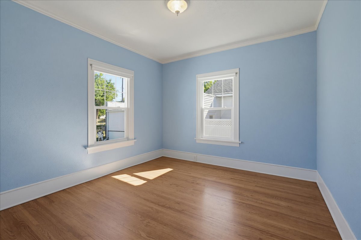 1921 4 Avenue N Property Photo 10