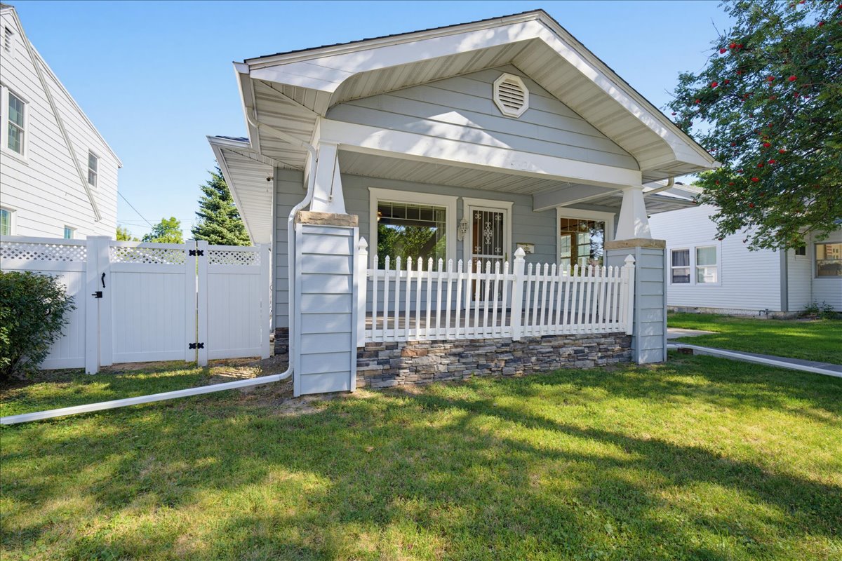 1921 4 Avenue N Property Photo 31