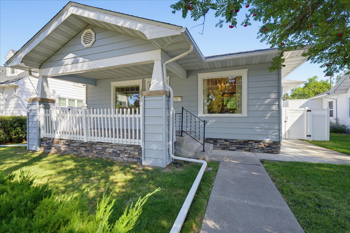 1921 4th Avenue N Property Photo 1