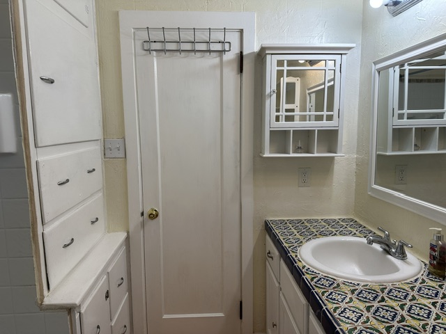 312 E 1st Street Property Photo 14