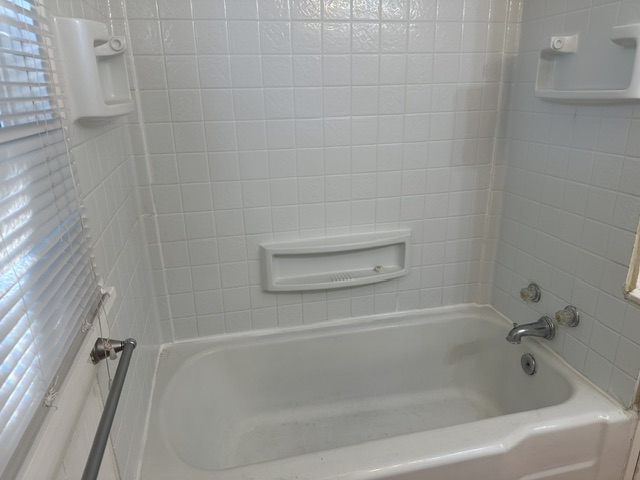 312 E 1st Street Property Photo 16