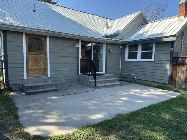 312 E 1st Street Property Photo 19
