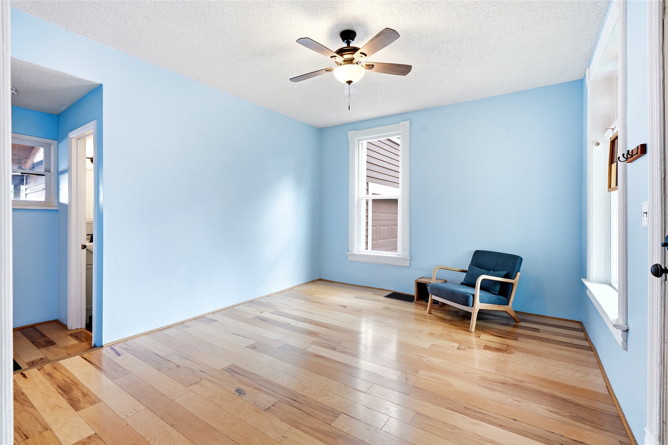 327 3rd Street E Property Photo 5