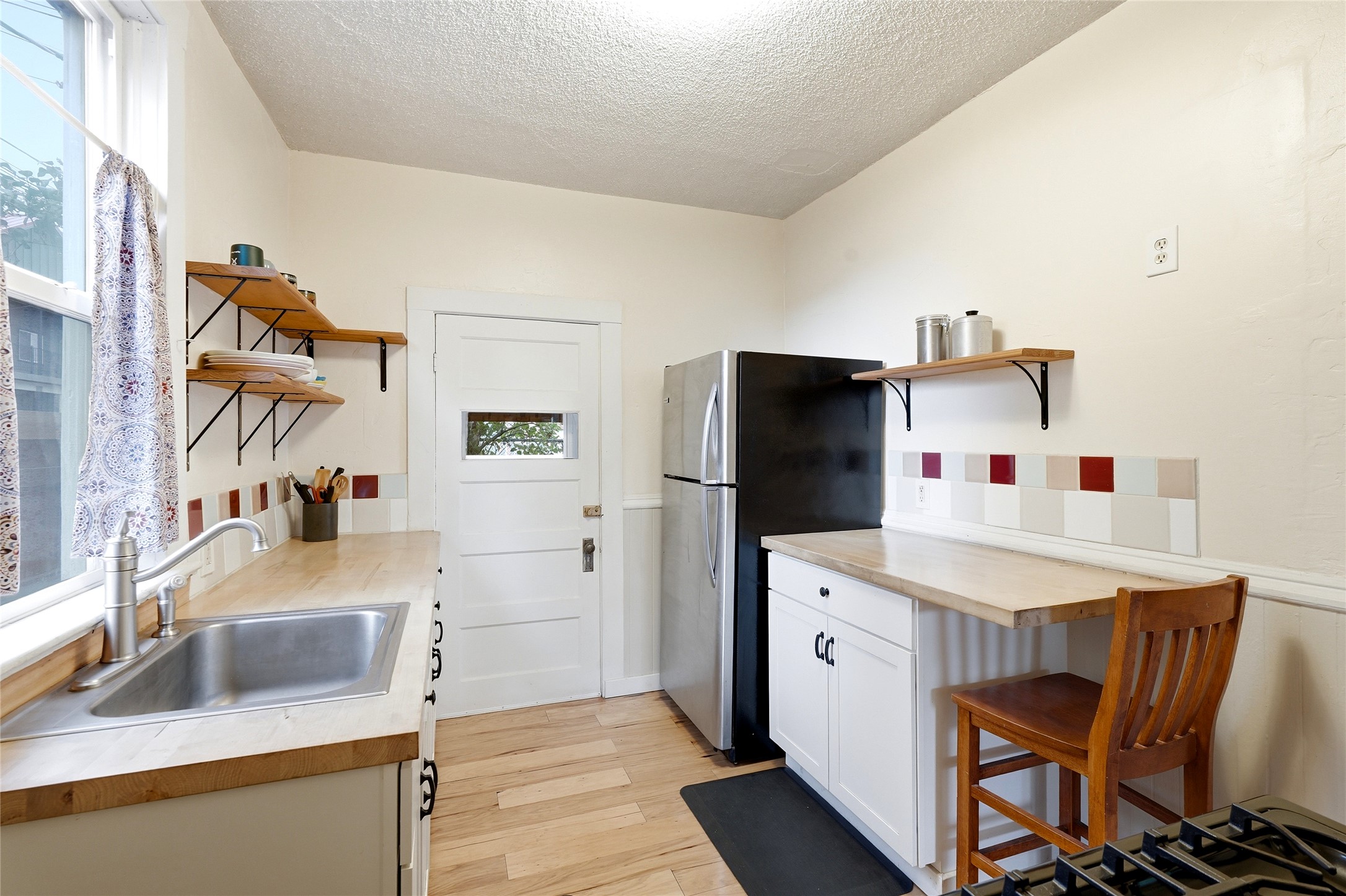 327 3rd Street E Property Photo 10