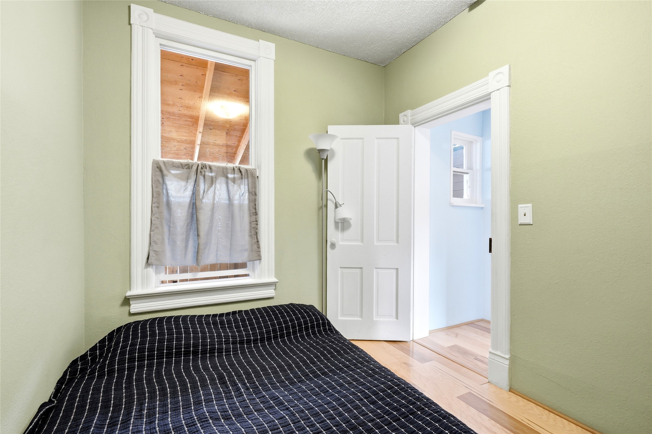 327 3rd Street E Property Photo 14