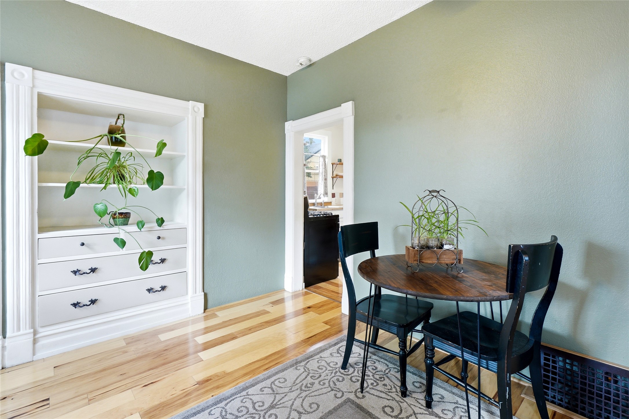 327 3rd Street E Property Photo 18