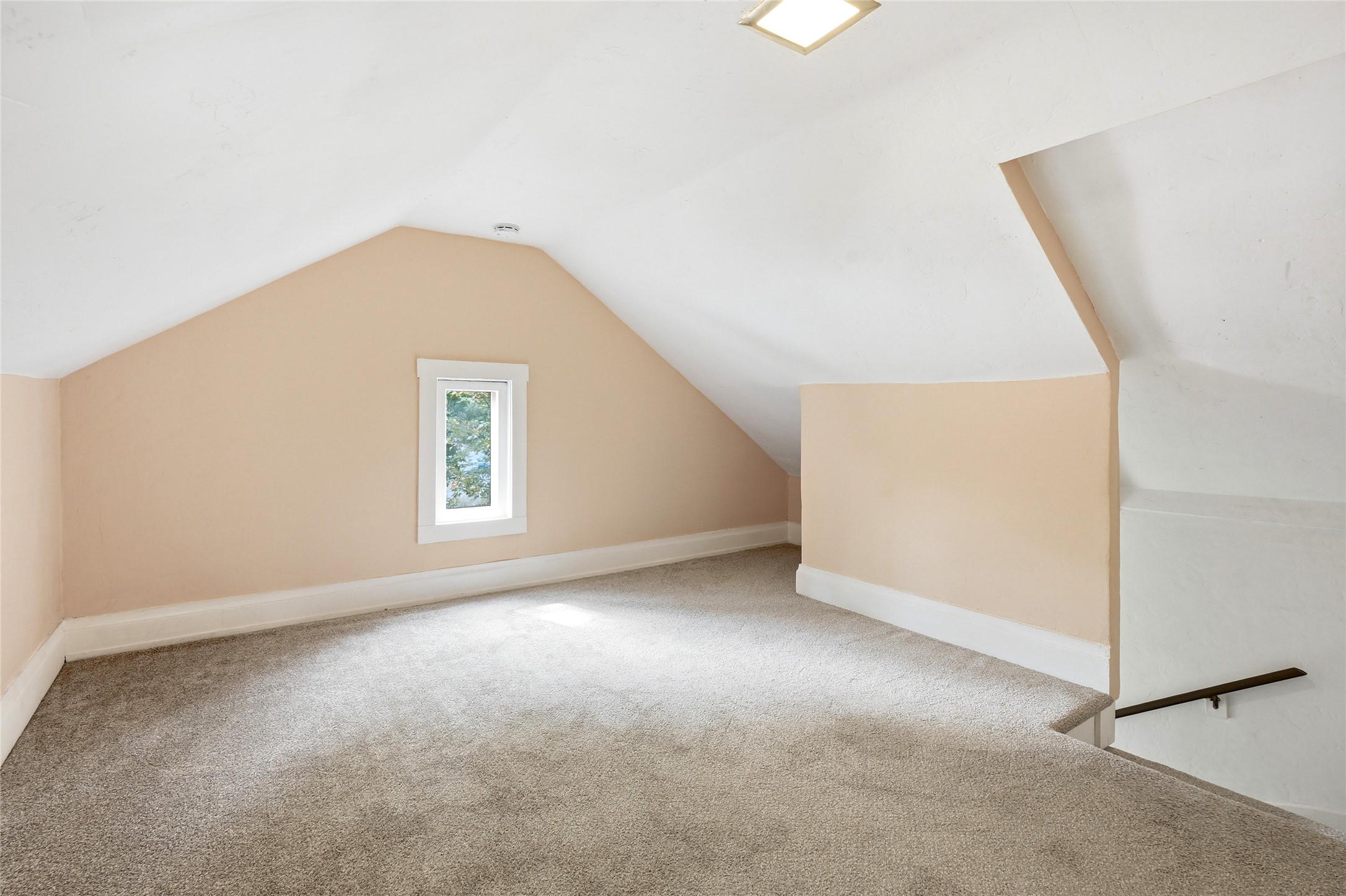 327 3rd Street E Property Photo 20