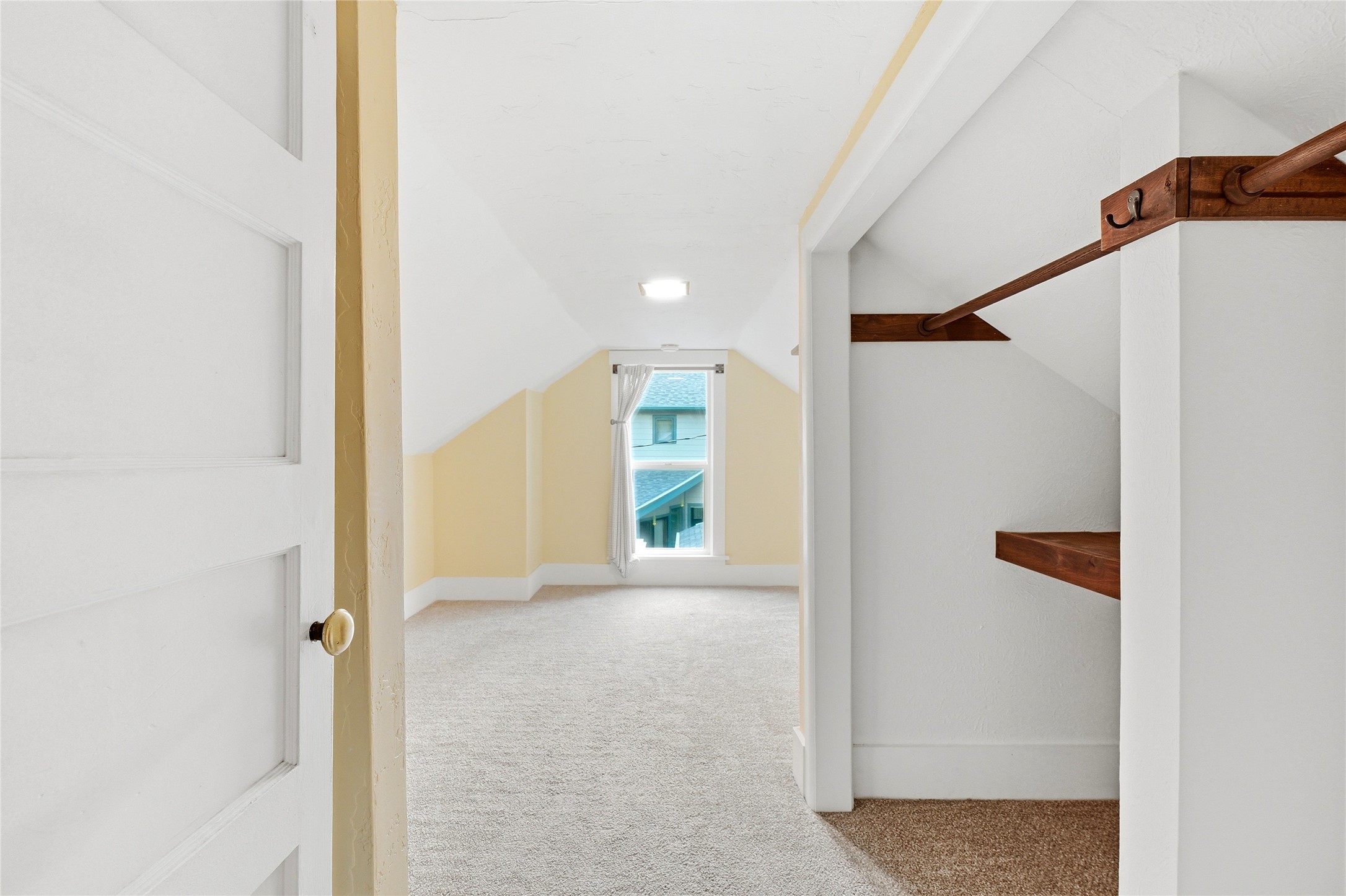 327 3rd Street E Property Photo 22