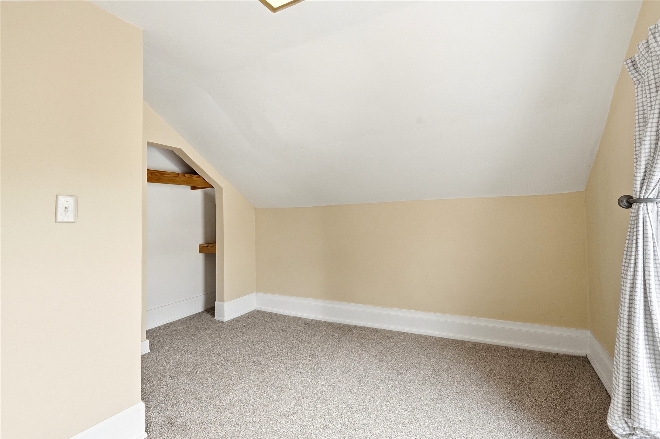327 3rd Street E Property Photo 26