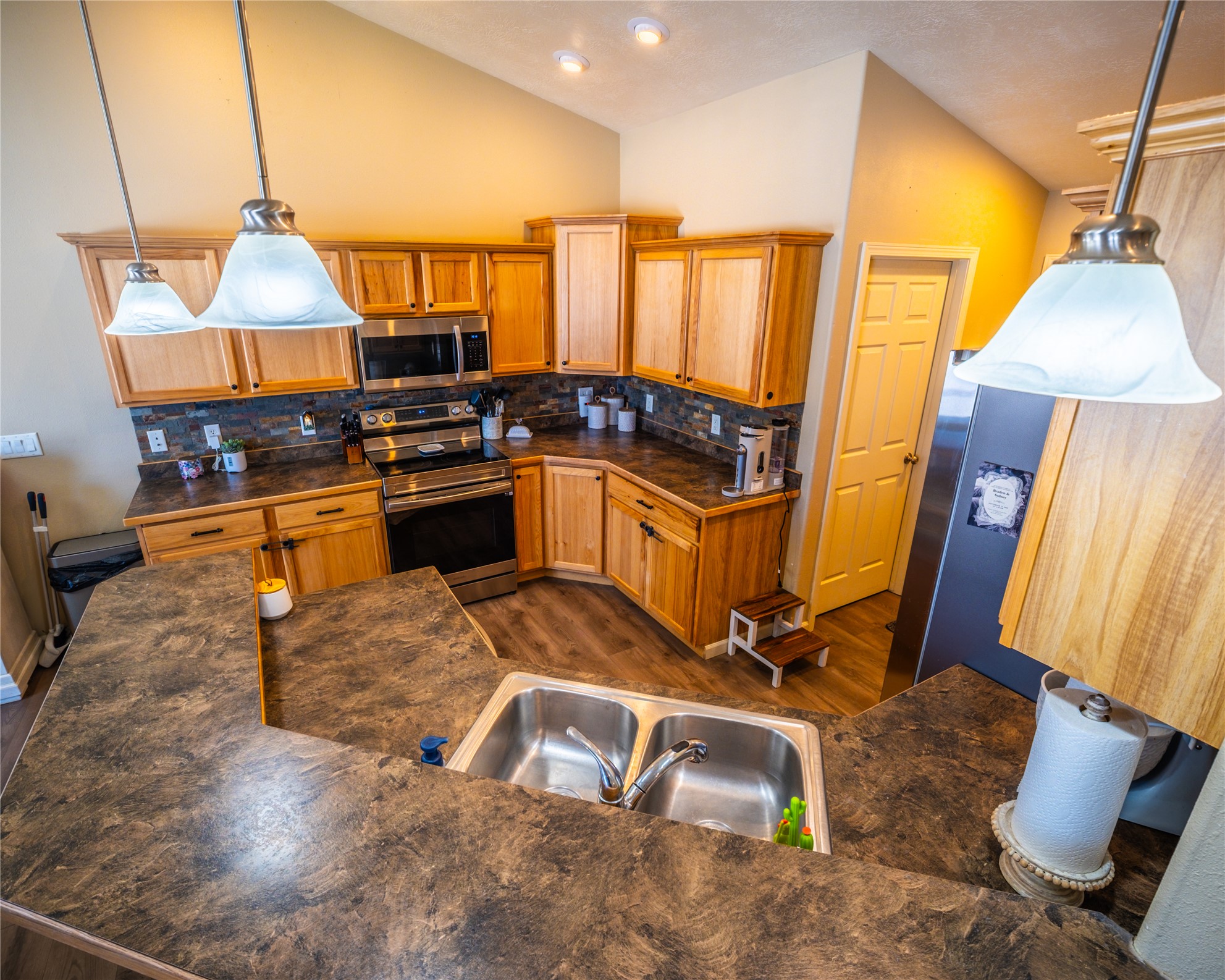 1009 38th Avenue Ne Property Photo 4