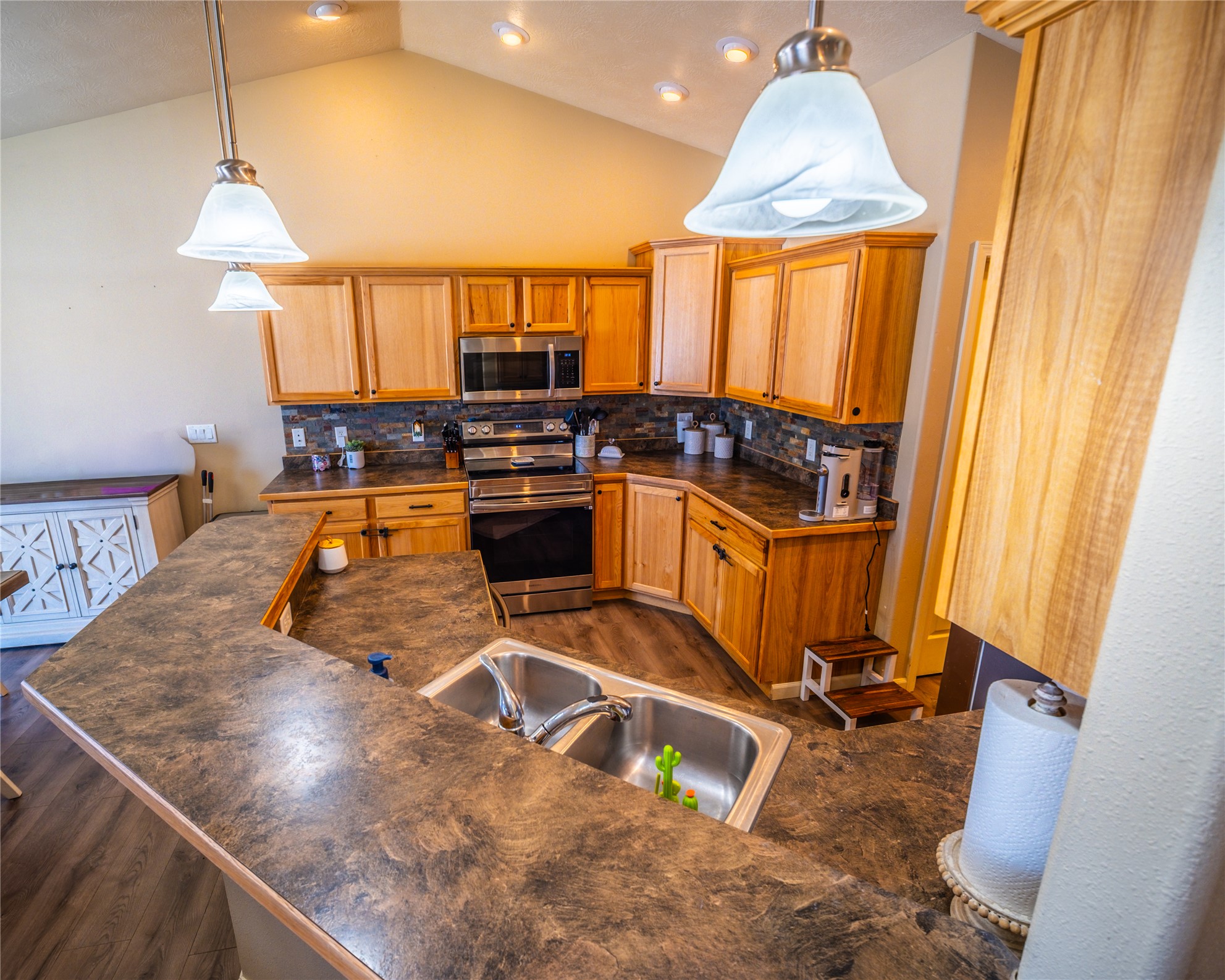 1009 38th Avenue Ne Property Photo 5