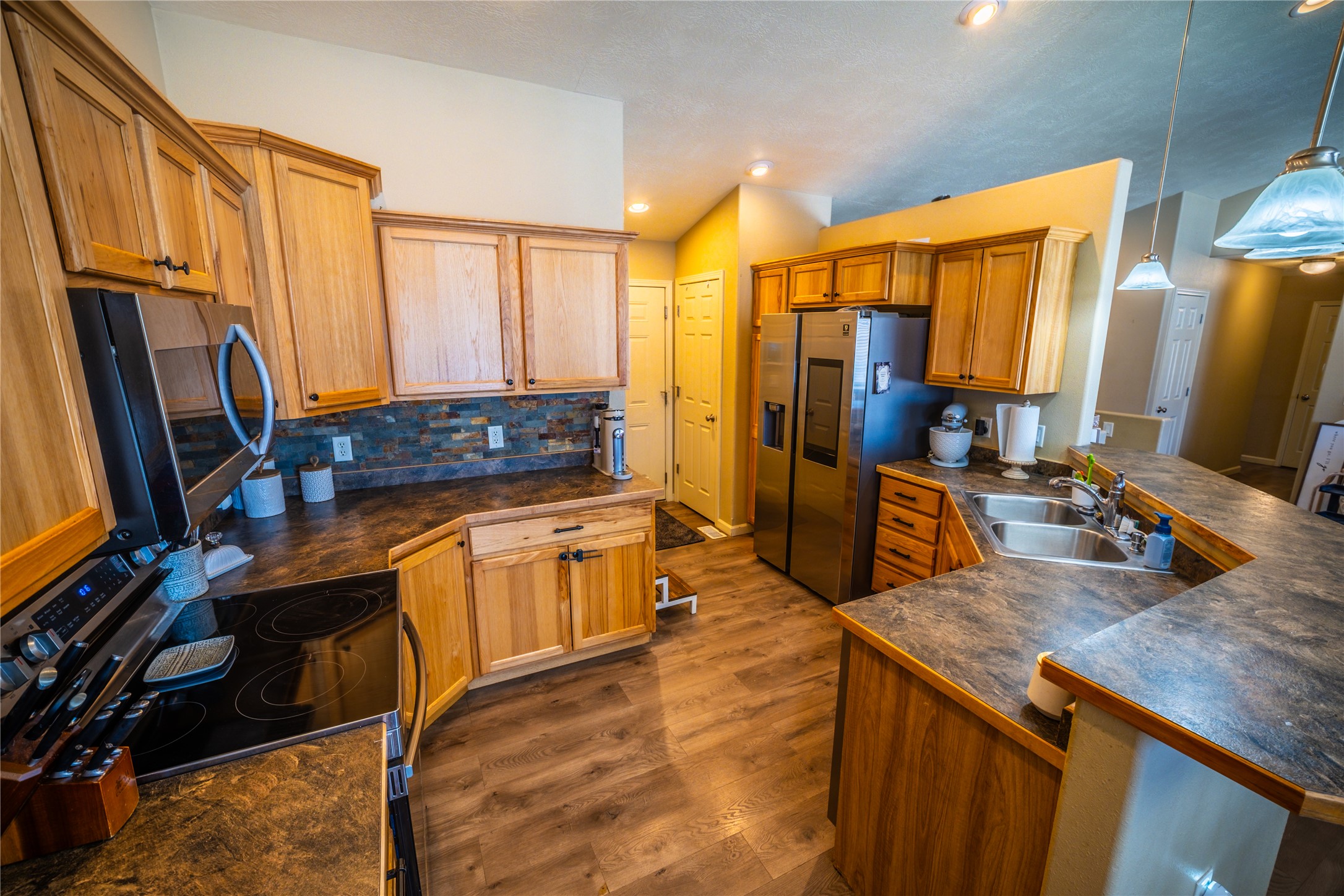 1009 38th Avenue Ne Property Photo 6