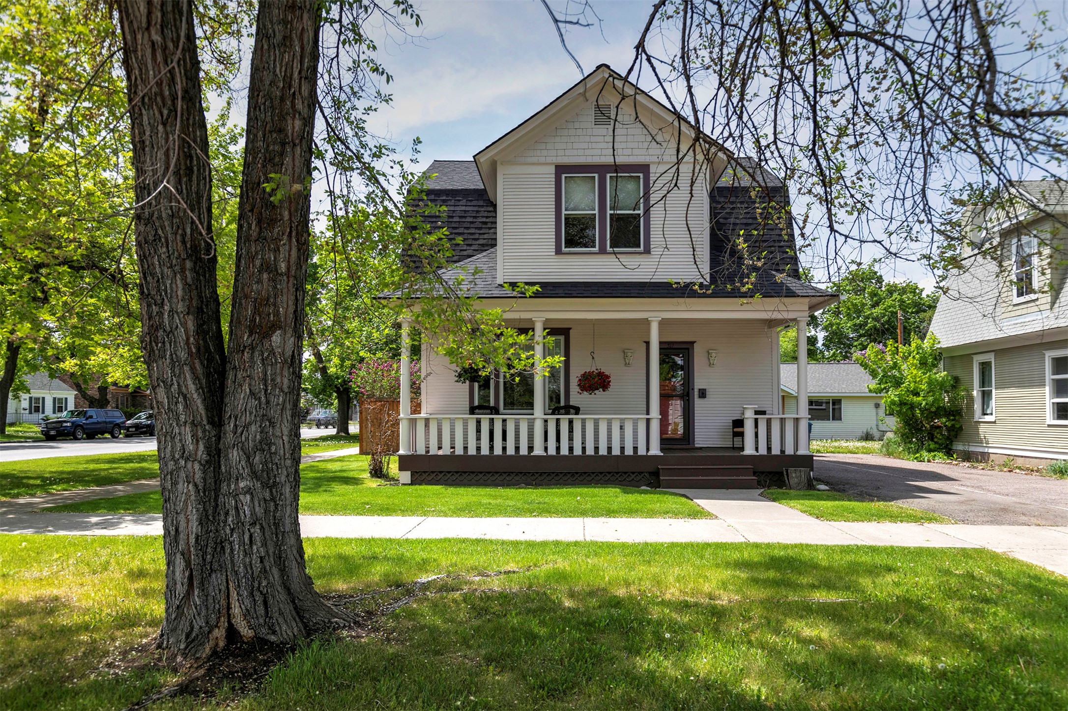 327 Tremont Street Property Photo