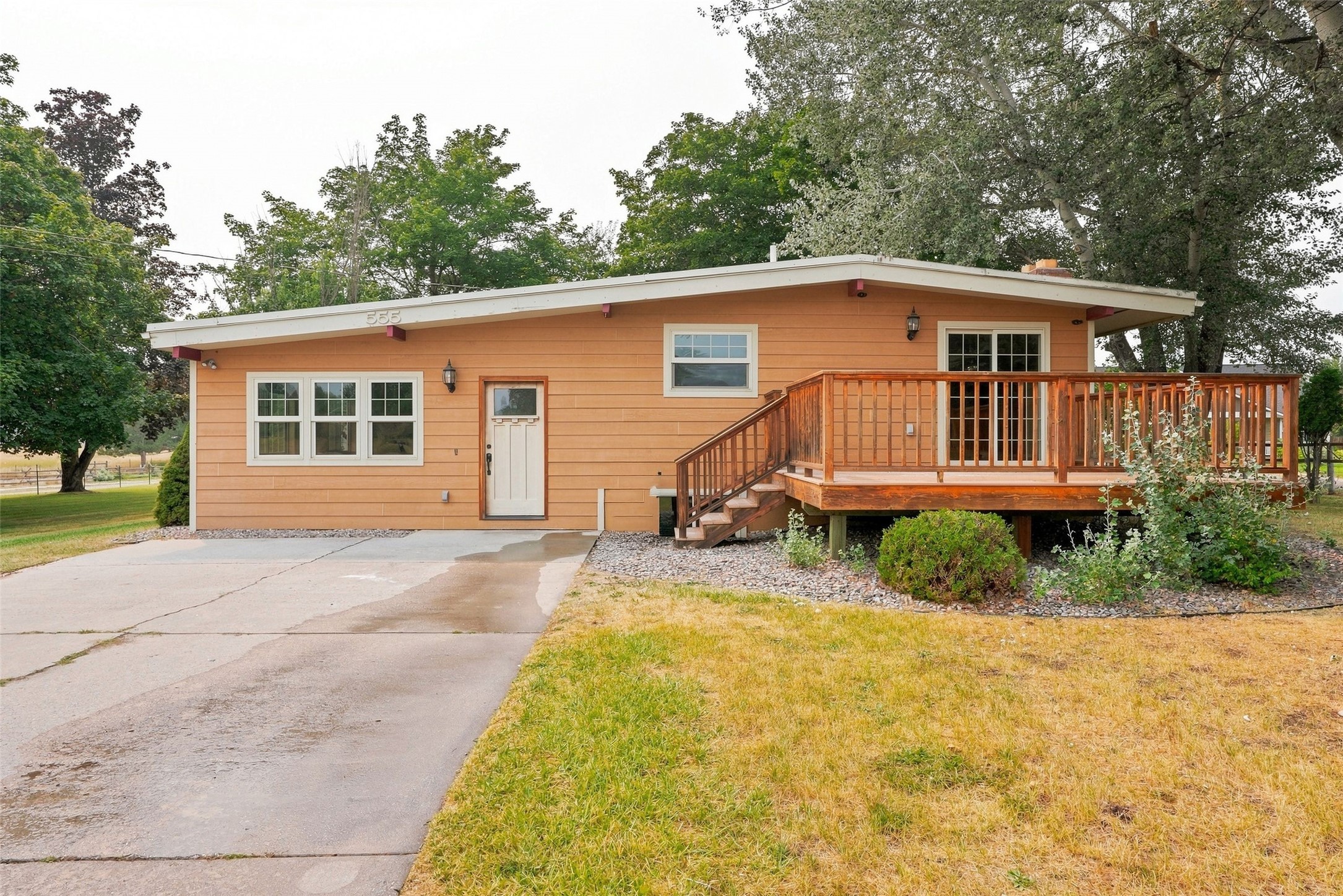 555 Grantsdale Road Property Photo 1