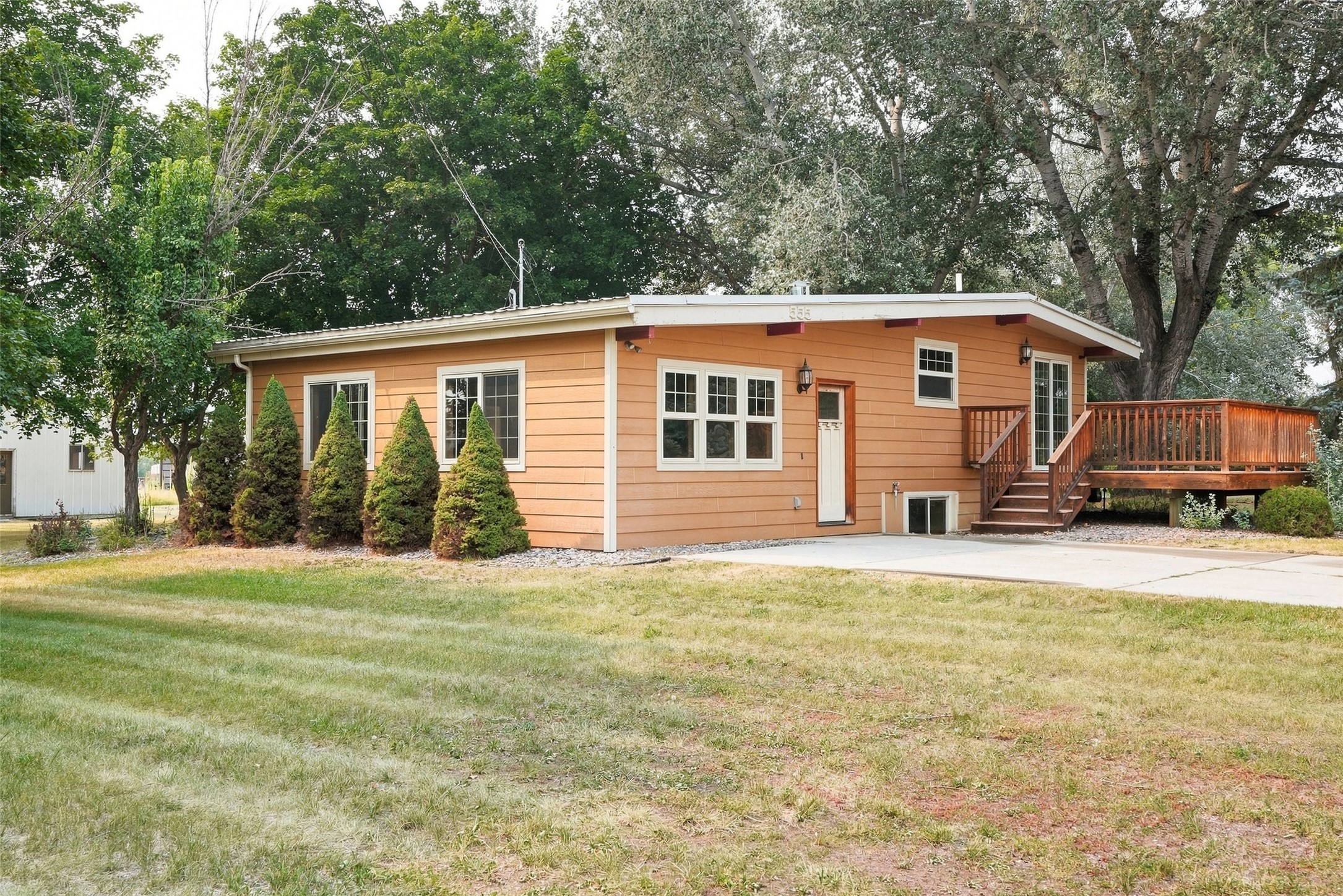 555 Grantsdale Road Property Photo 3