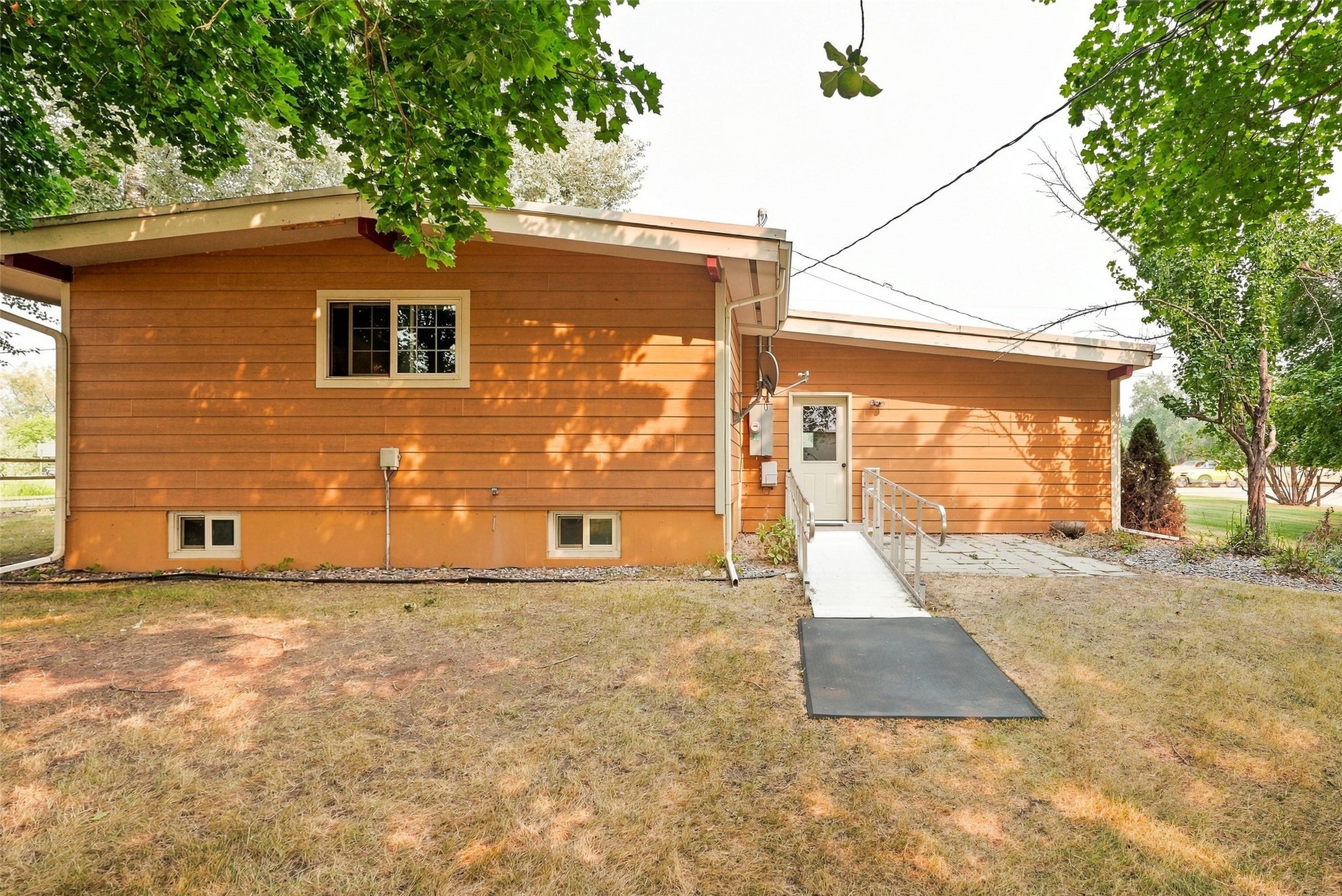 555 Grantsdale Road Property Photo 4