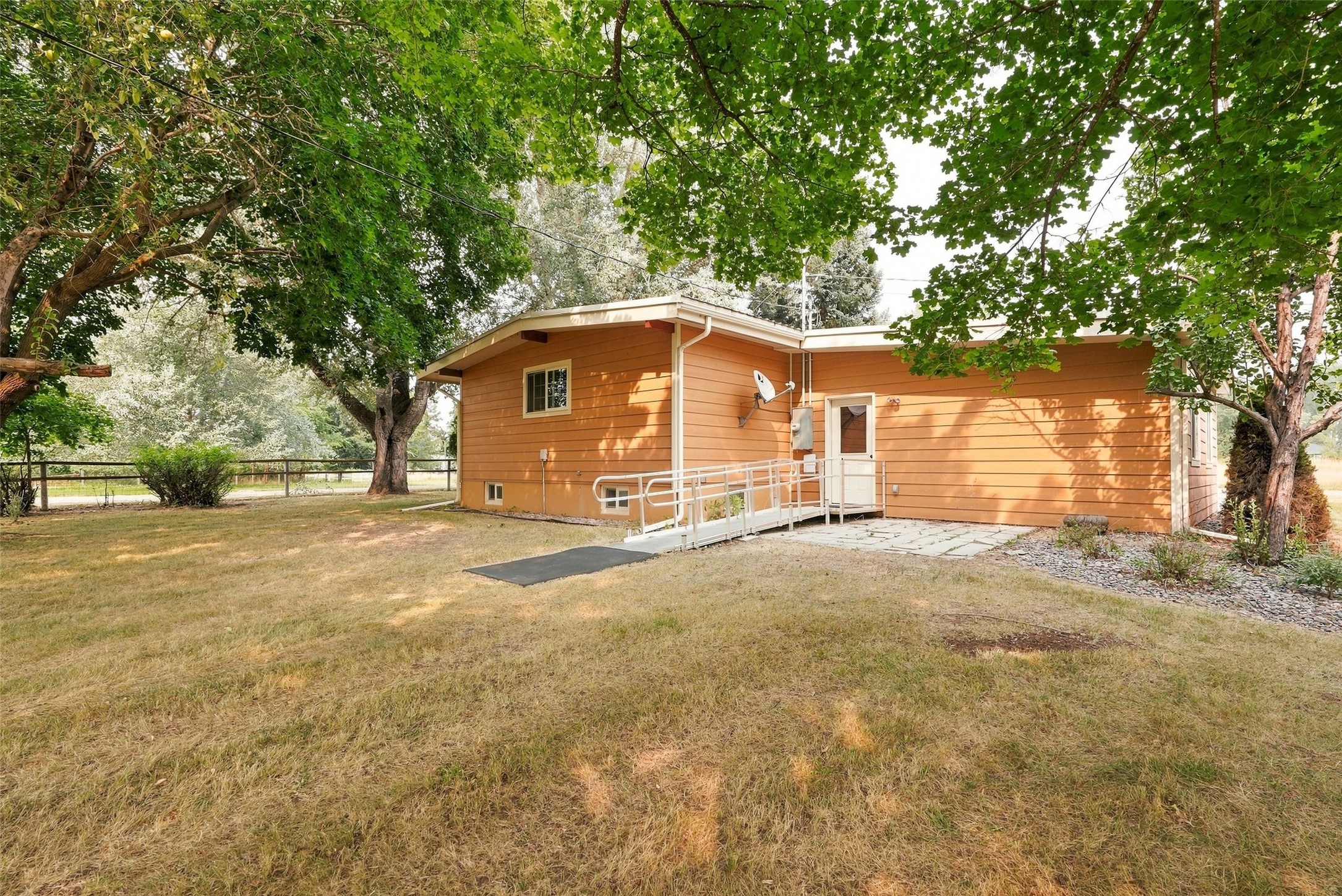 555 Grantsdale Road Property Photo 6