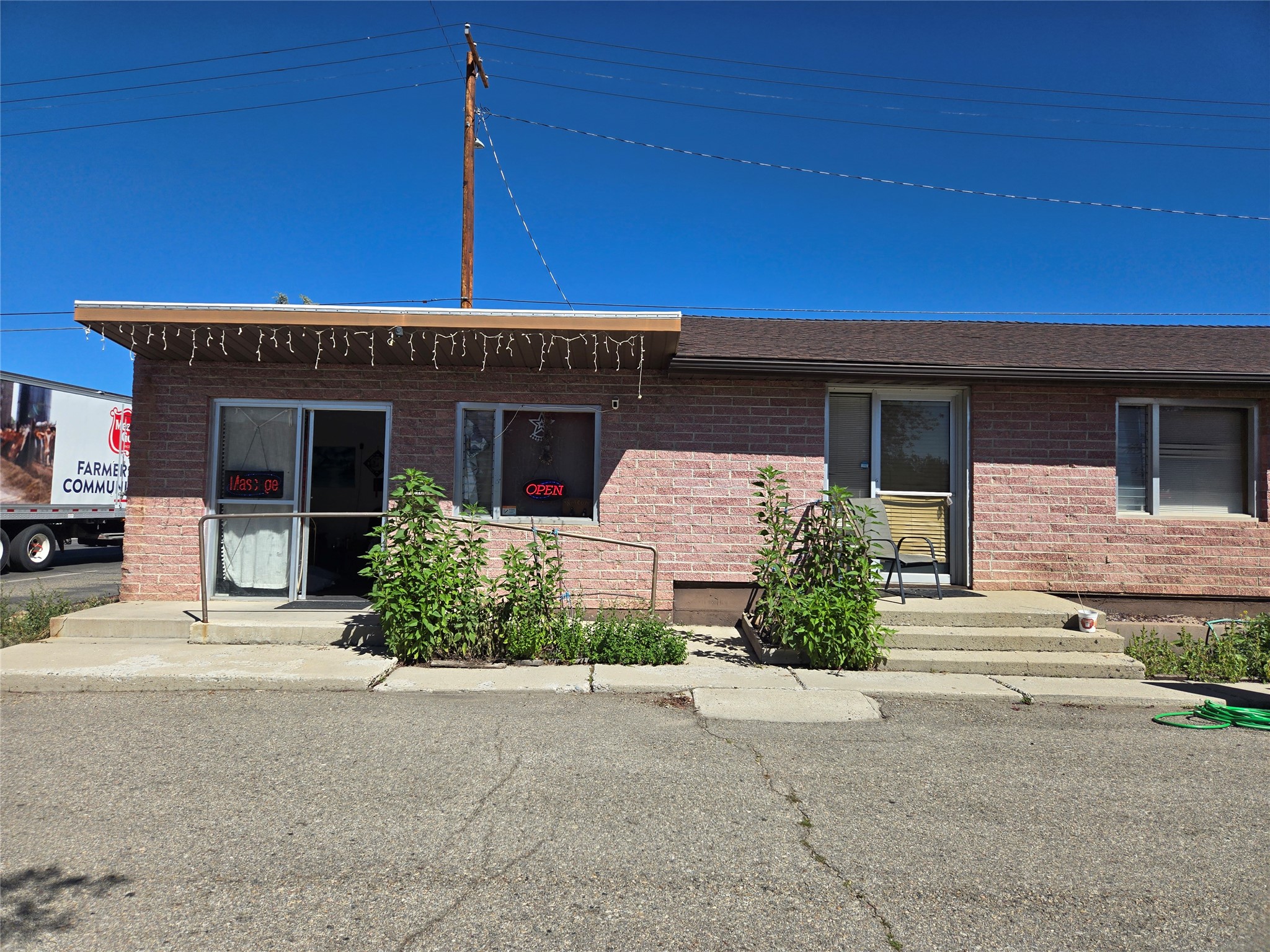 2850 Farragut Avenue Property Photo 3
