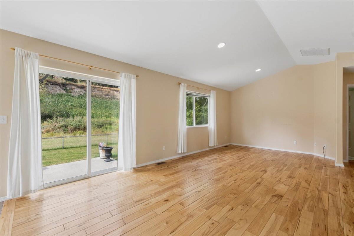 141 W Nicklaus Avenue Property Photo 8