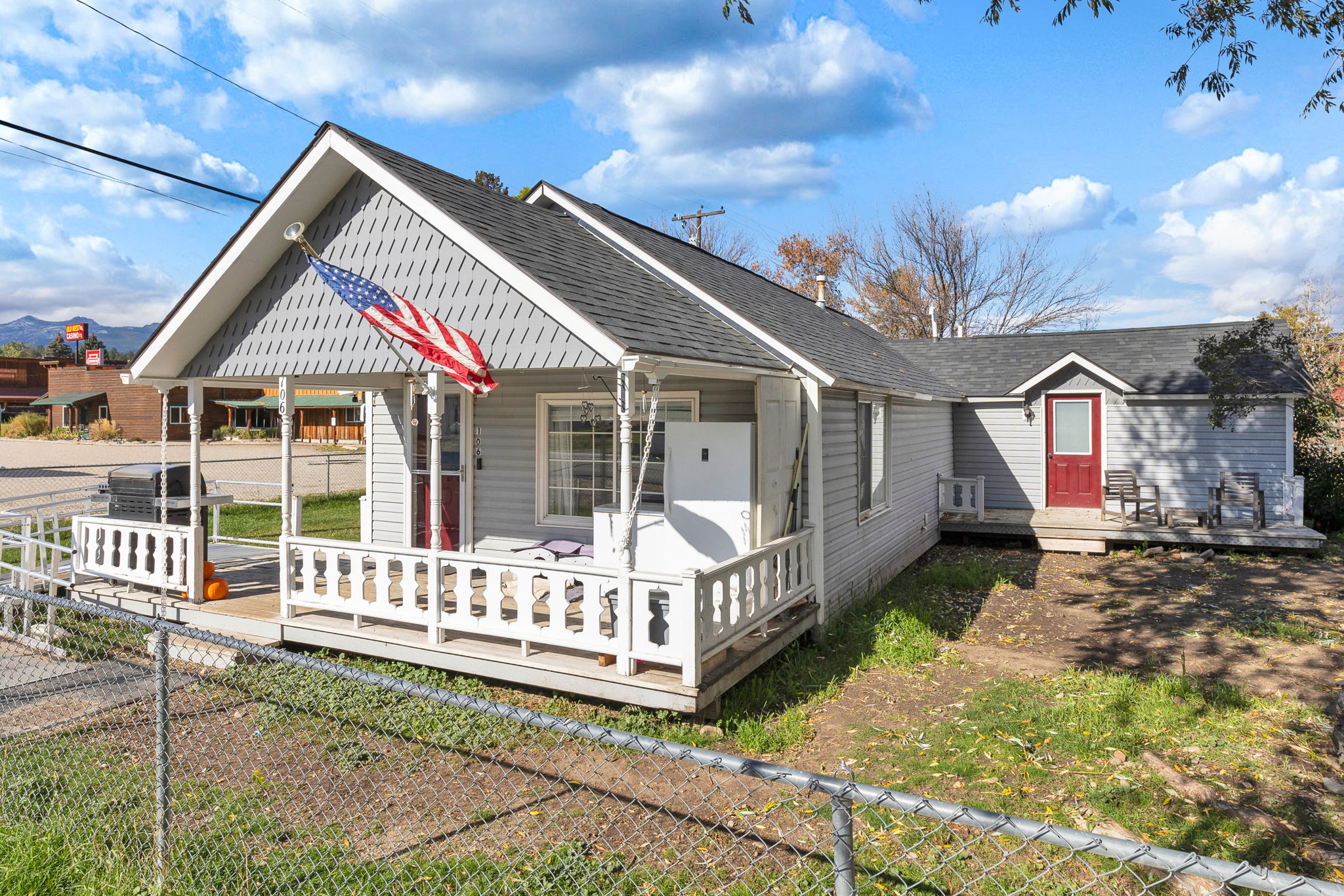 106 E Southwic Avenue Property Photo 1