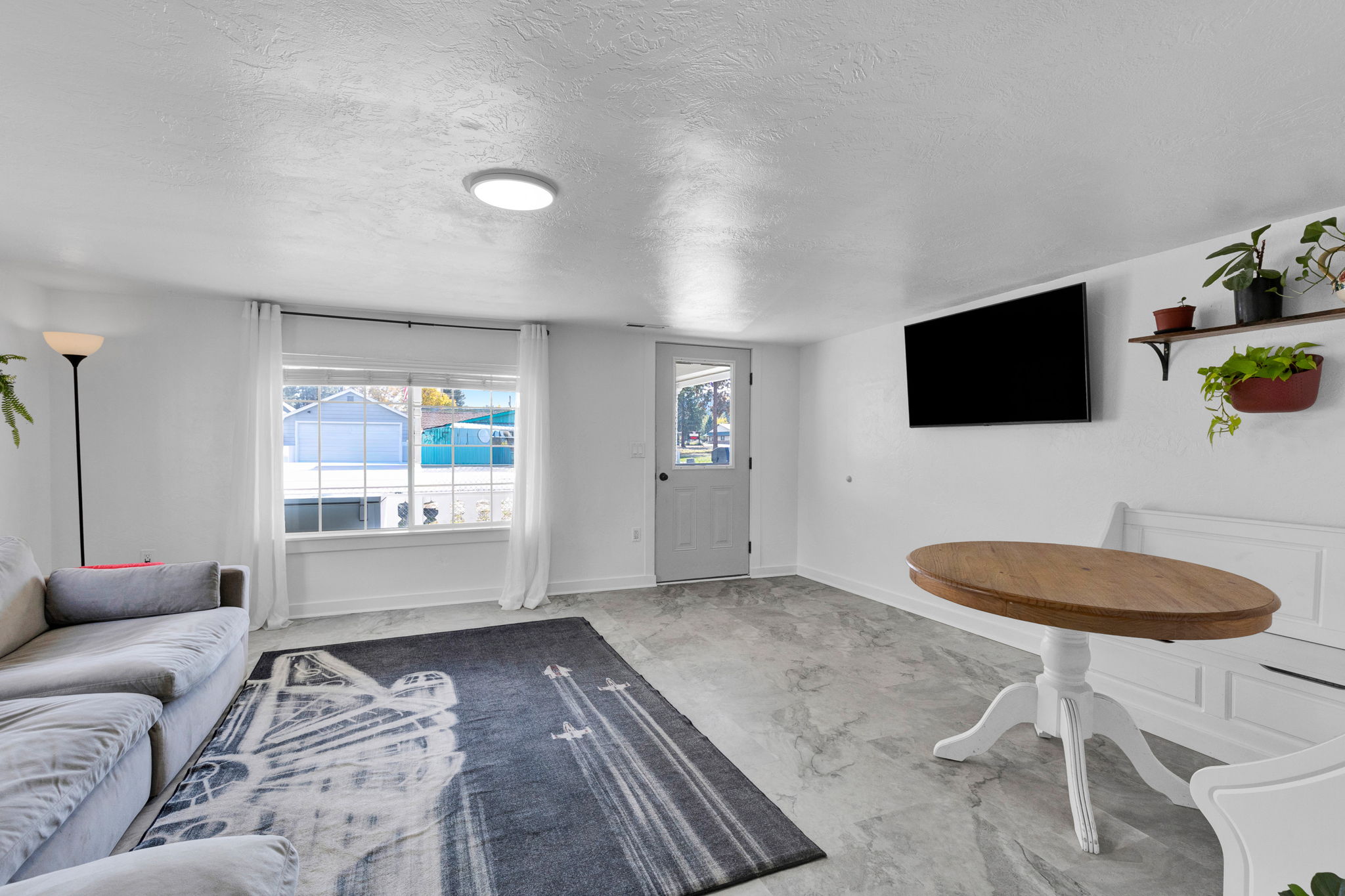 106 E Southwic Avenue Property Photo 9