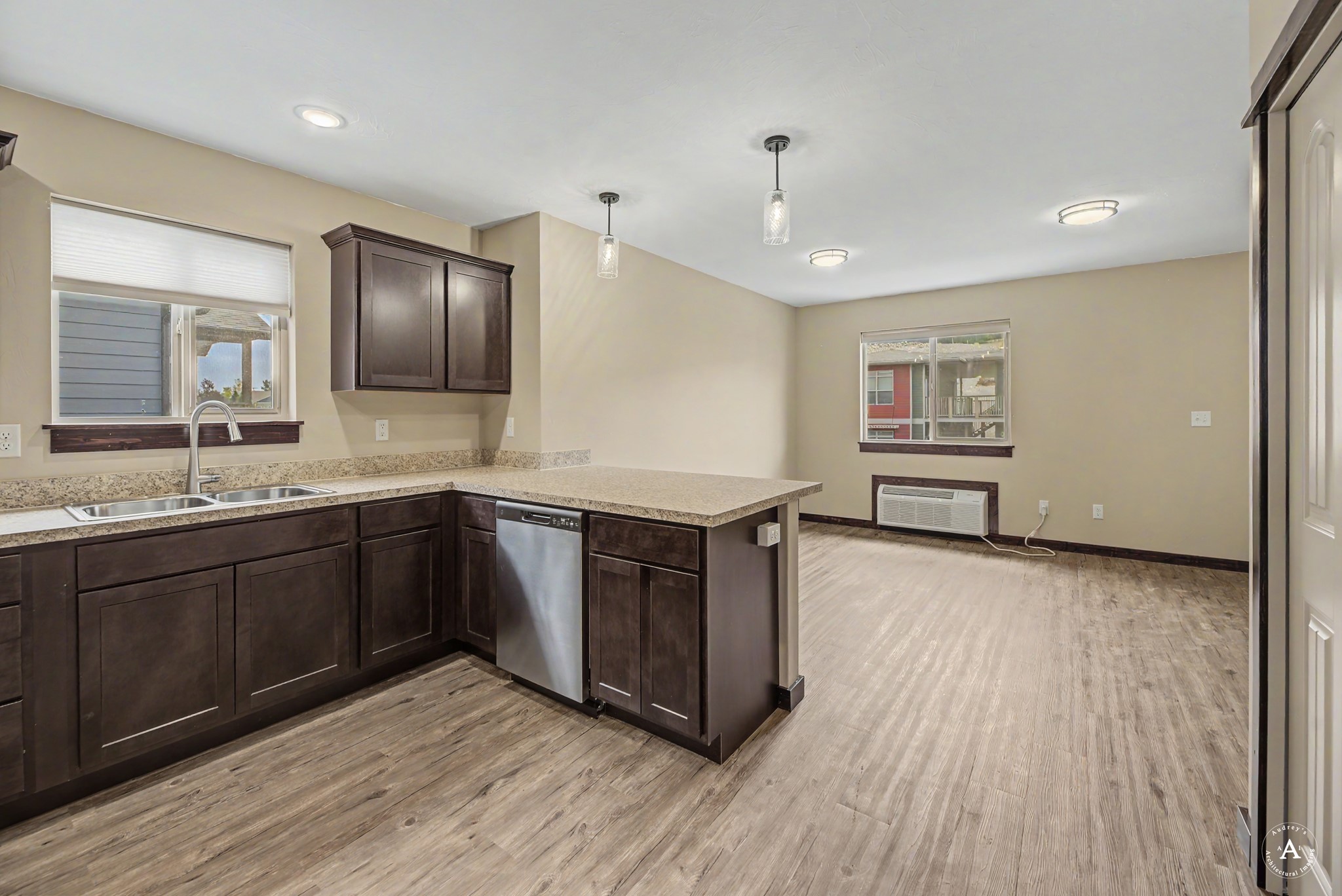 2872 Overlook Boulevard Property Photo 16