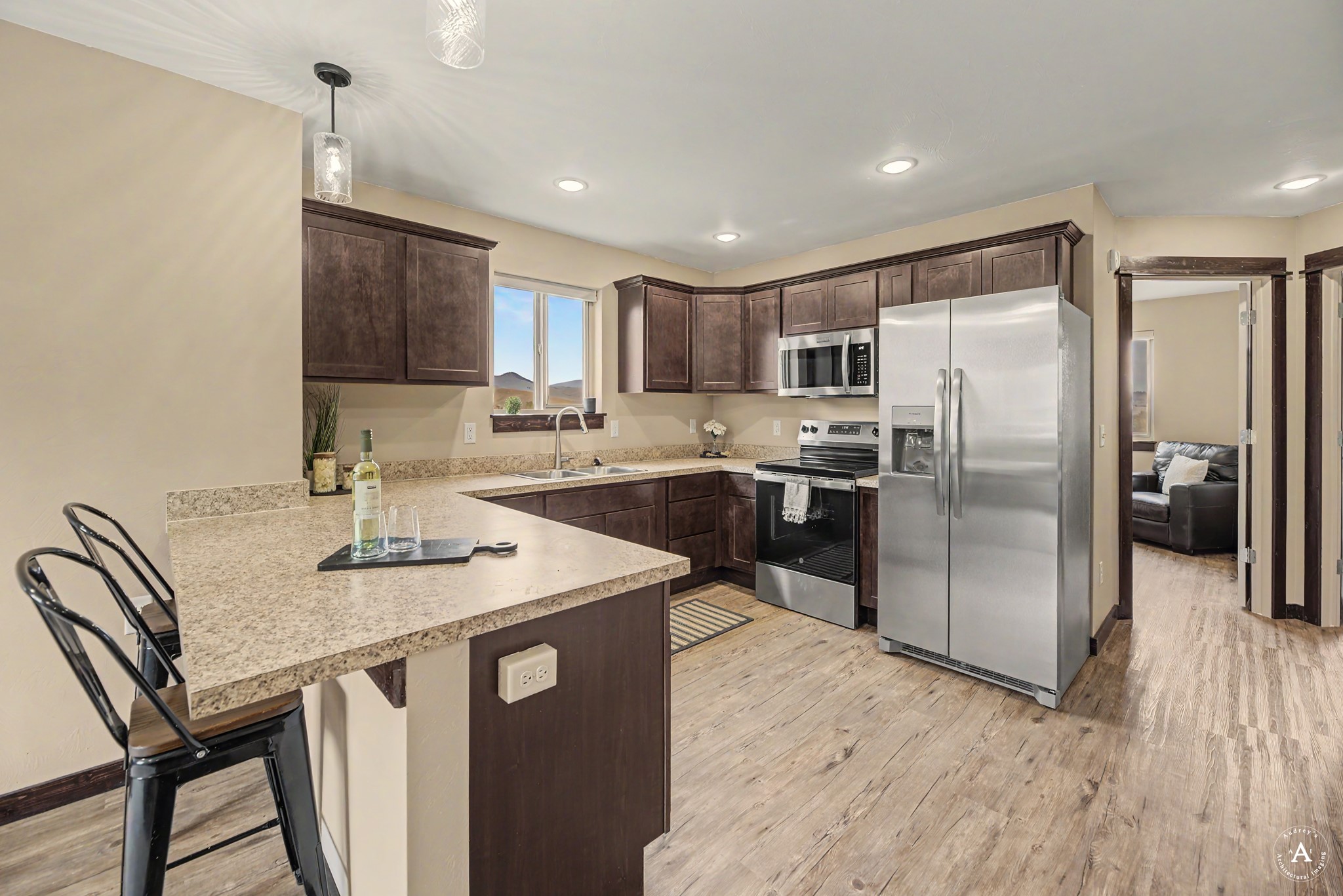 2874 Overlook Boulevard Property Photo 7