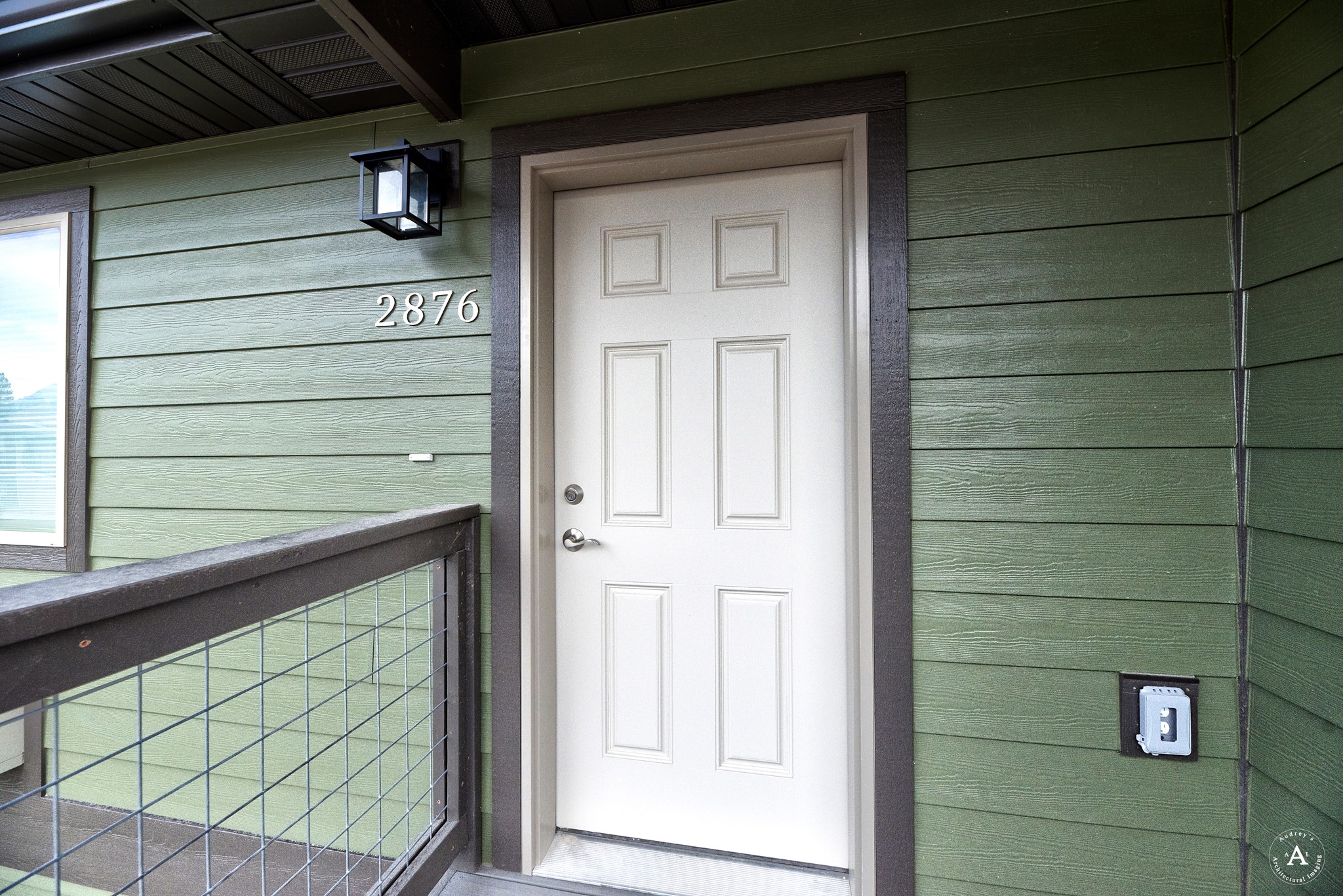 2876 Overlook Boulevard Property Photo 2