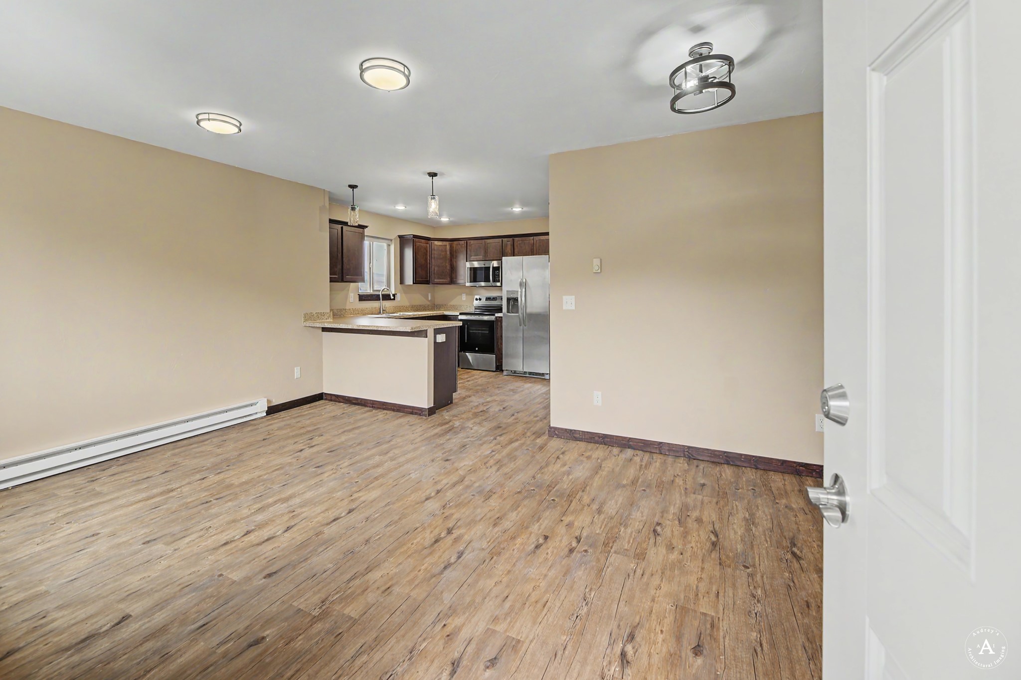 2876 Overlook Boulevard Property Photo 4