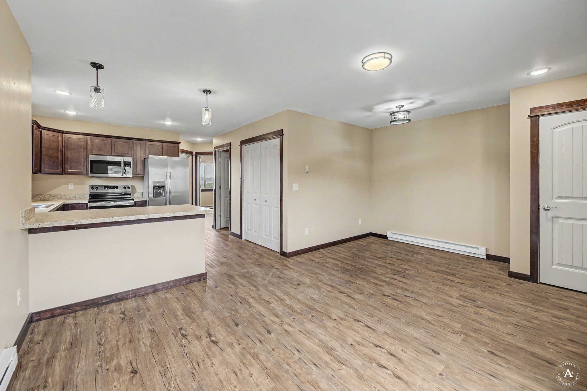 2876 Overlook Boulevard Property Photo 5