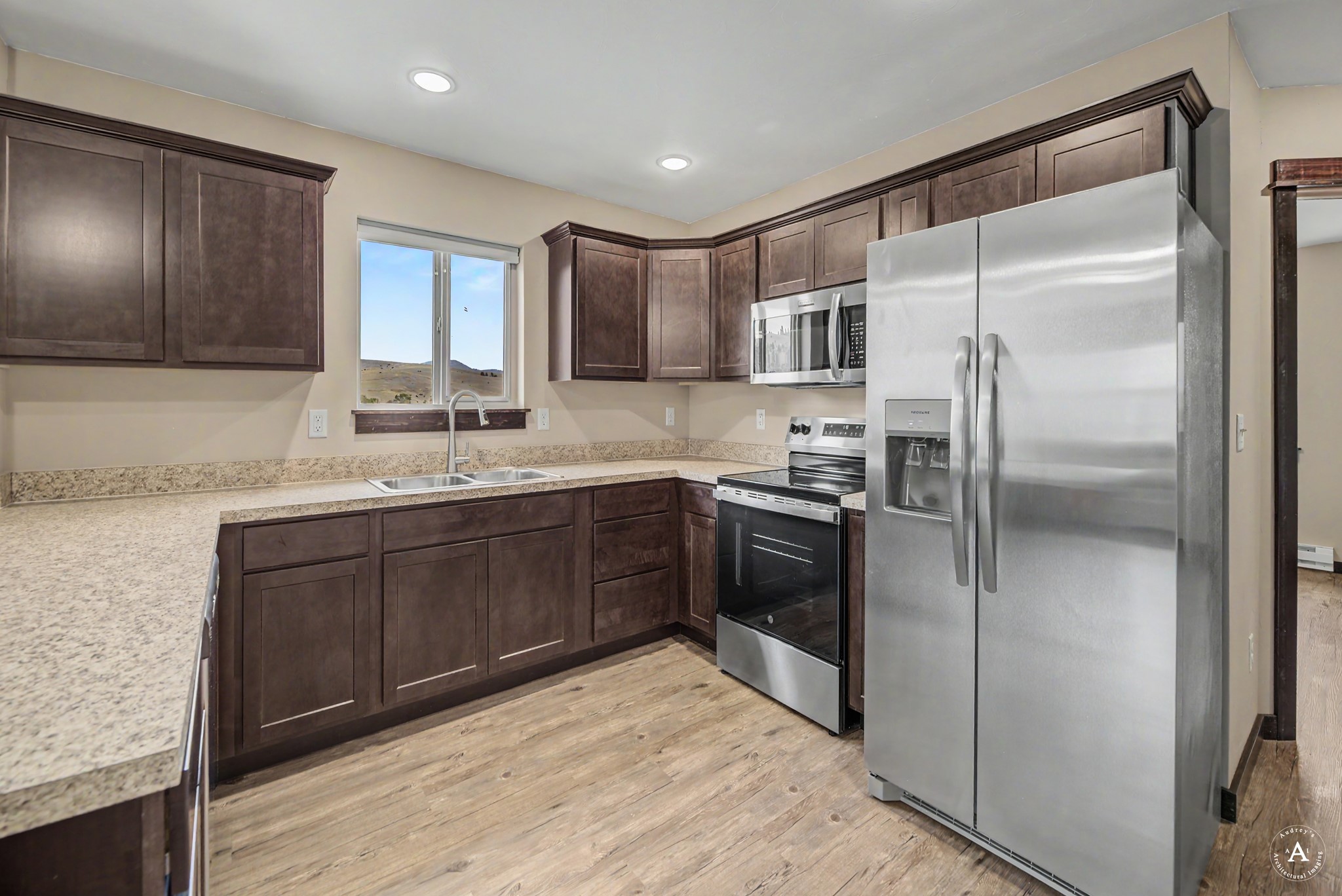 2876 Overlook Boulevard Property Photo 7
