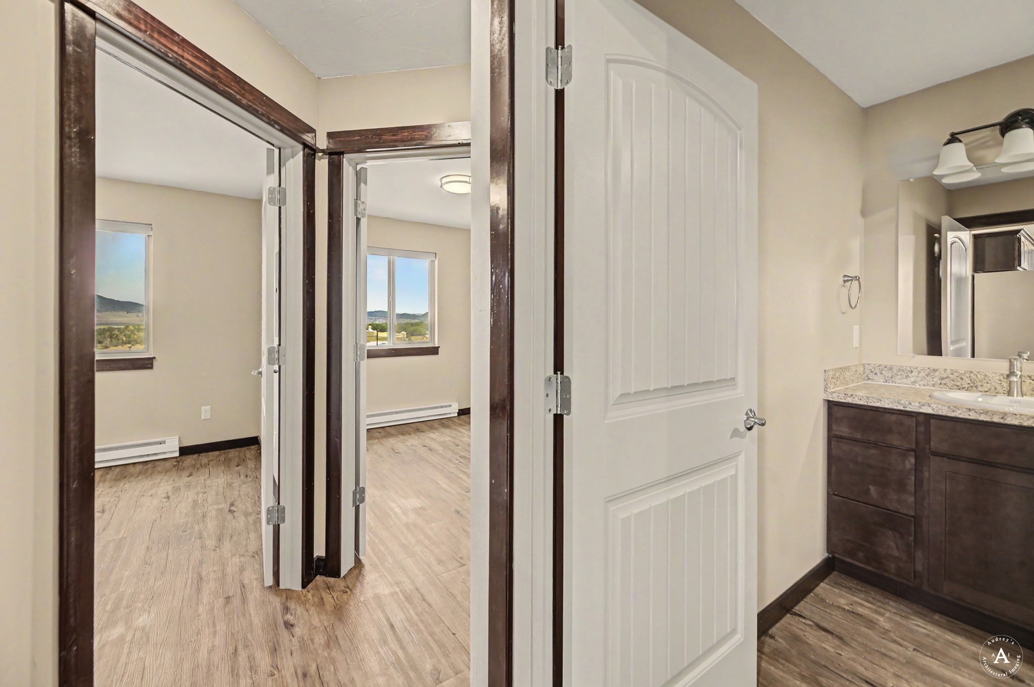 2876 Overlook Boulevard Property Photo 9