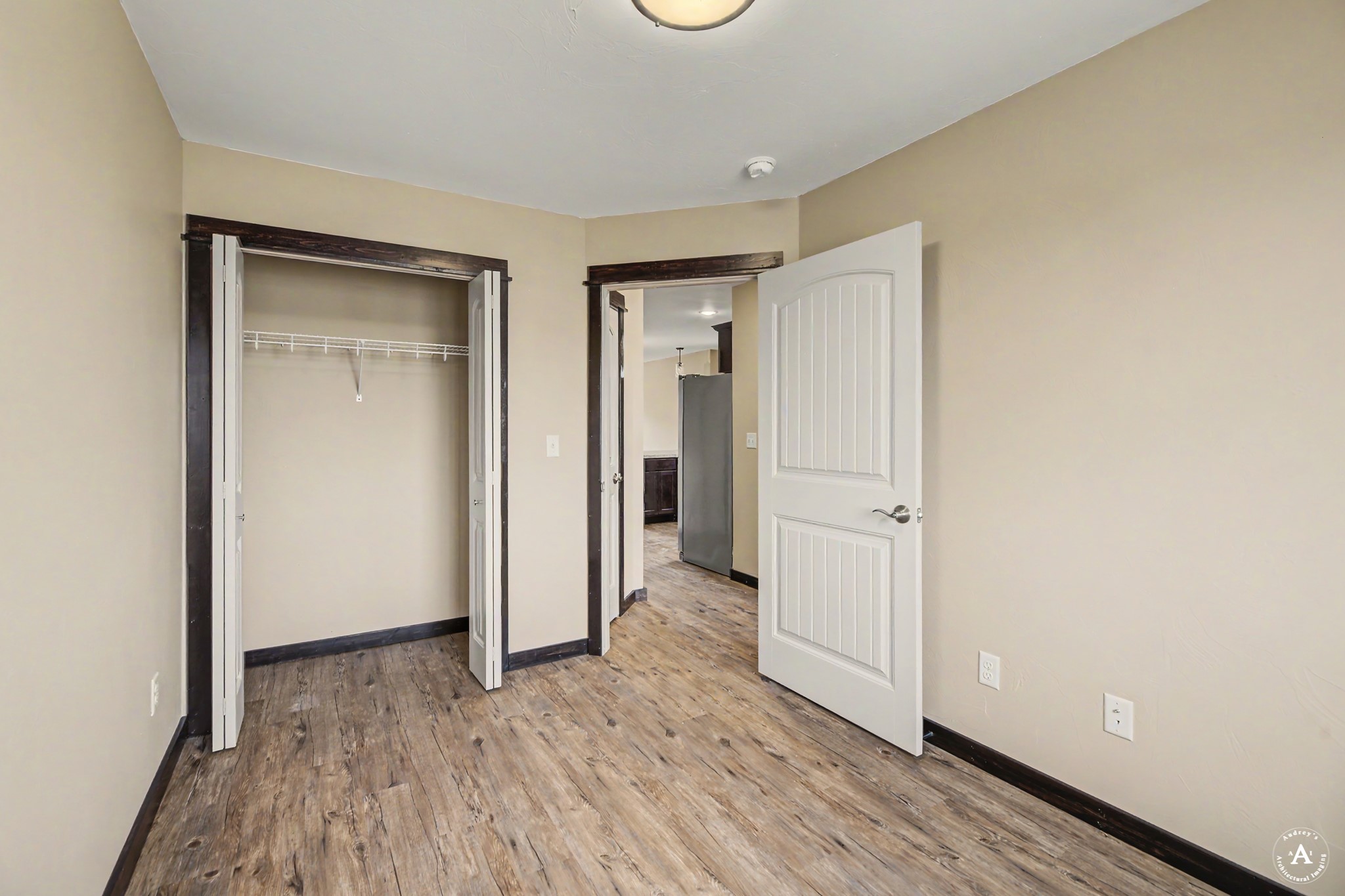 2876 Overlook Boulevard Property Photo 12