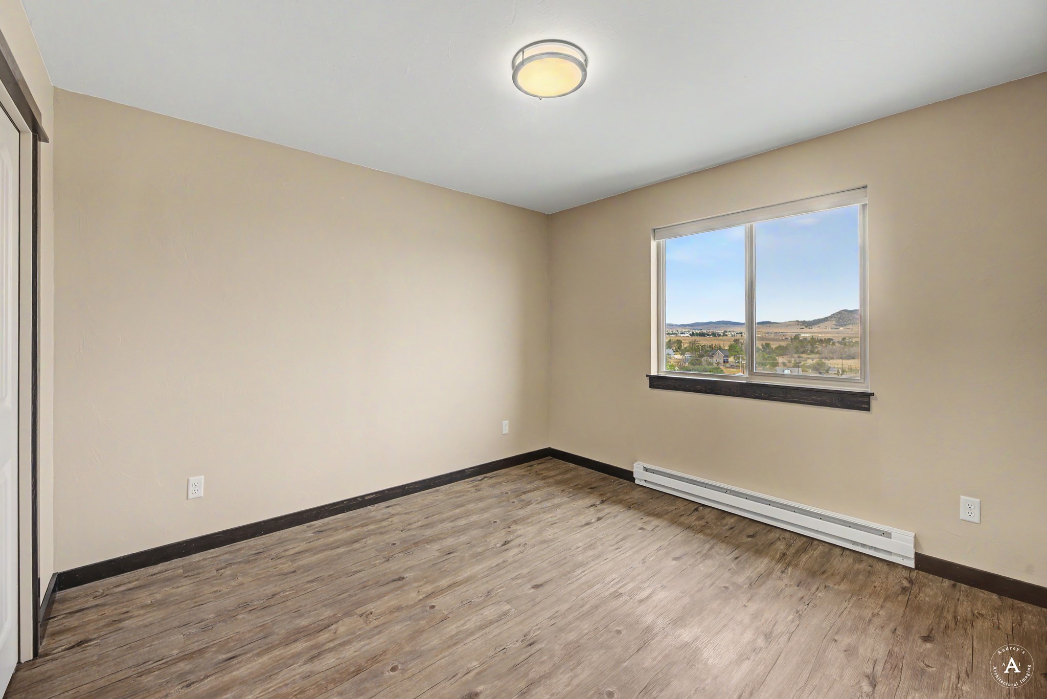 2876 Overlook Boulevard Property Photo 13