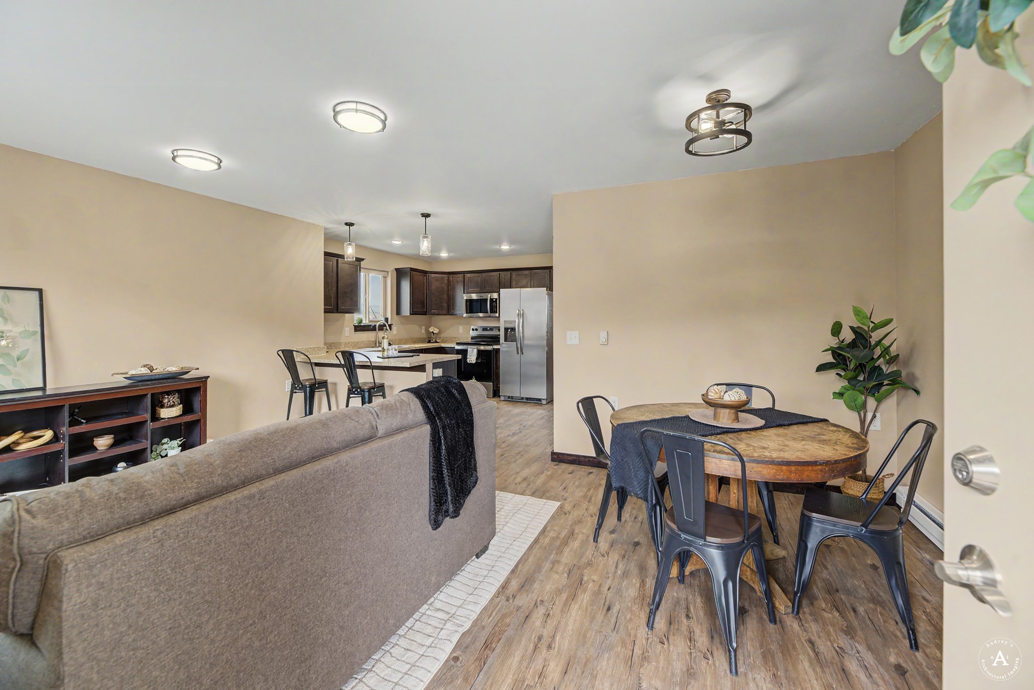 2876 Overlook Boulevard Property Photo 16