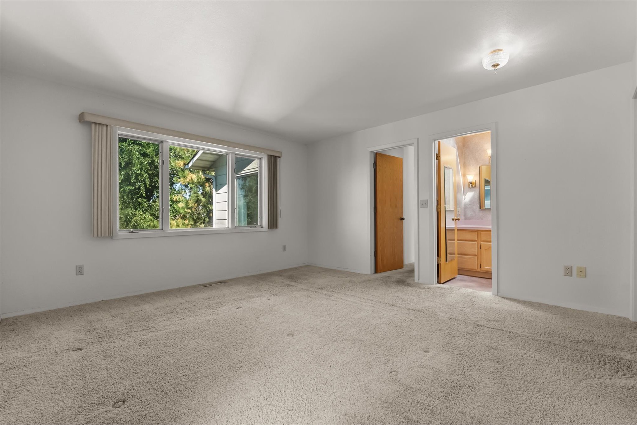 904 Simons Drive Property Photo 16