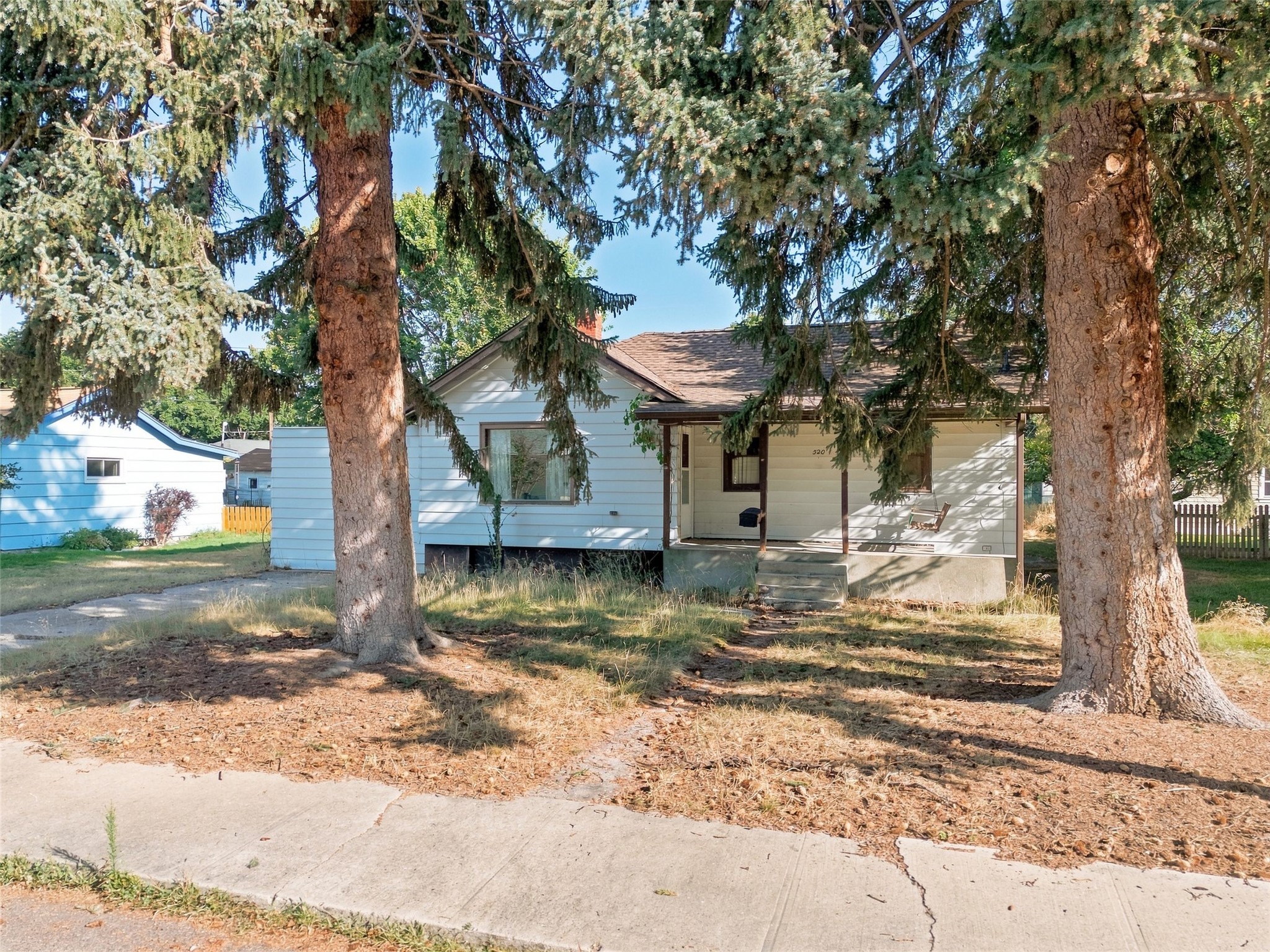 520 W Kent Avenue Property Photo 1