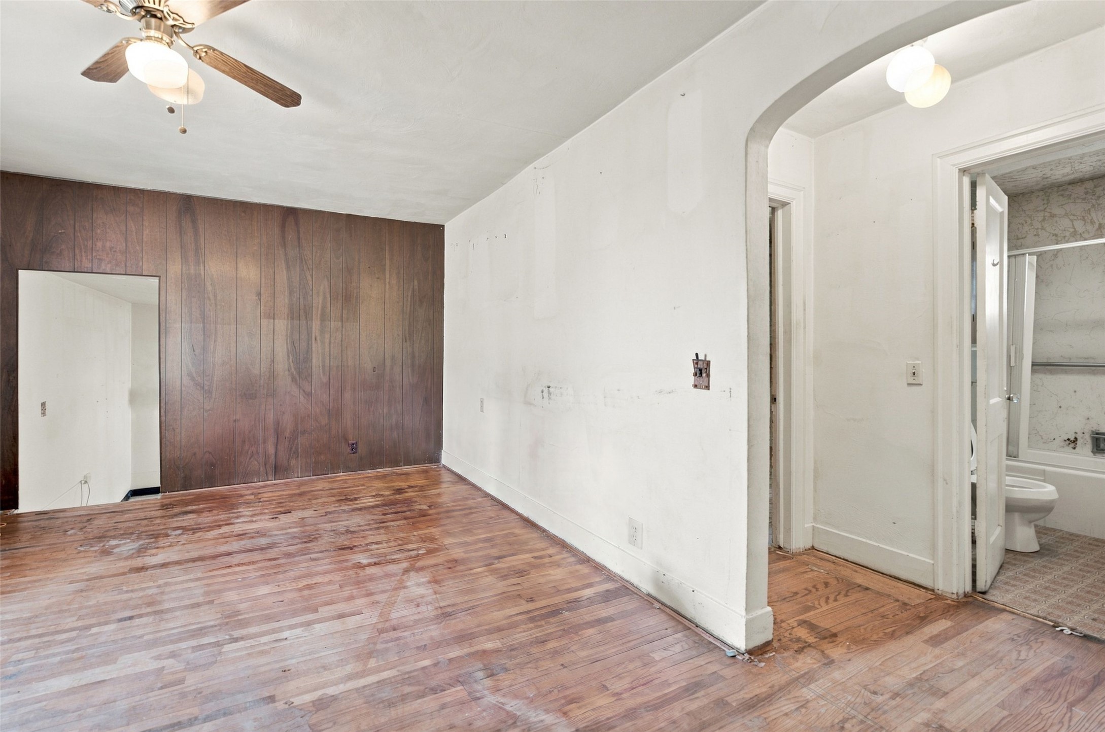 520 W Kent Avenue Property Photo 8