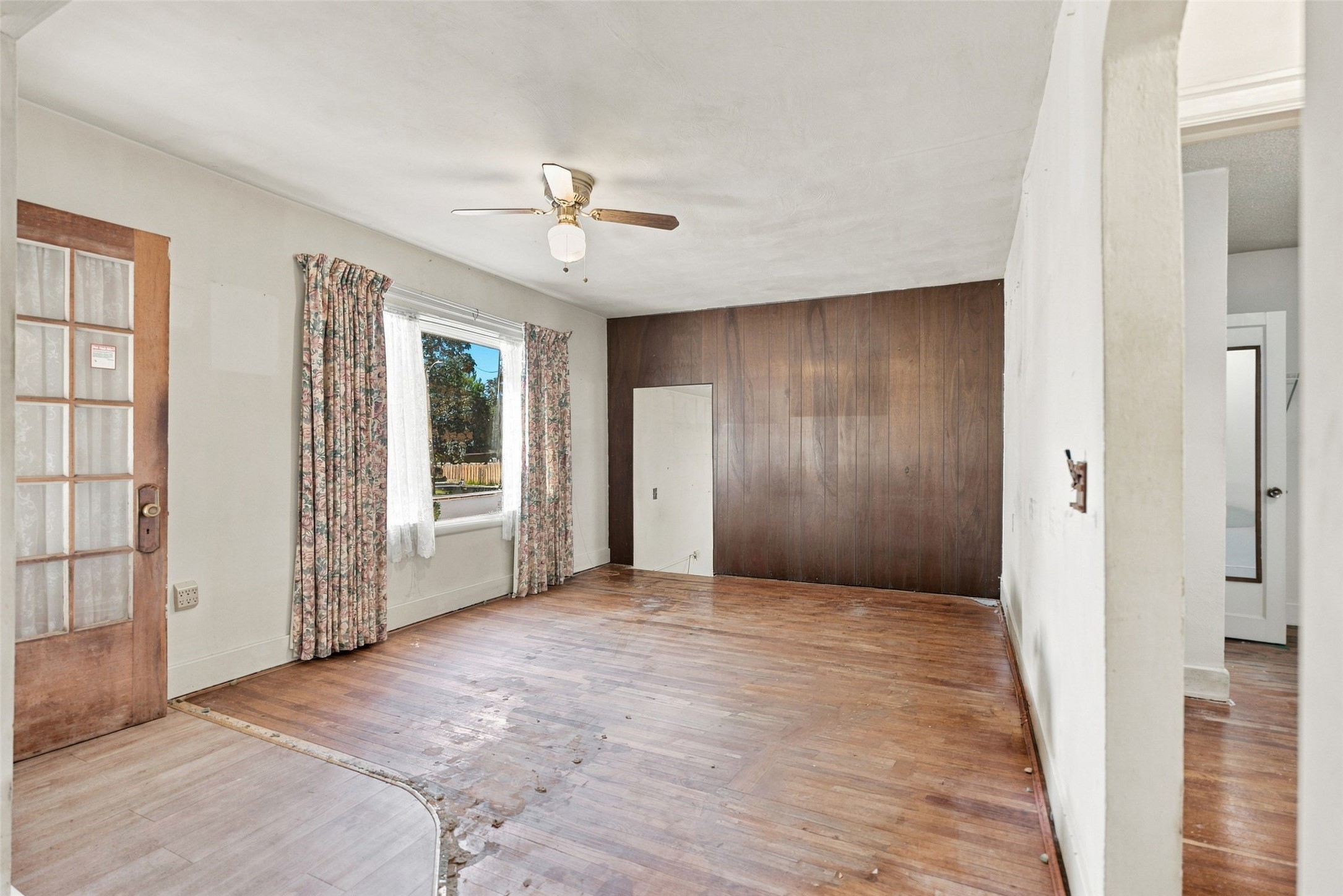 520 W Kent Avenue Property Photo 9