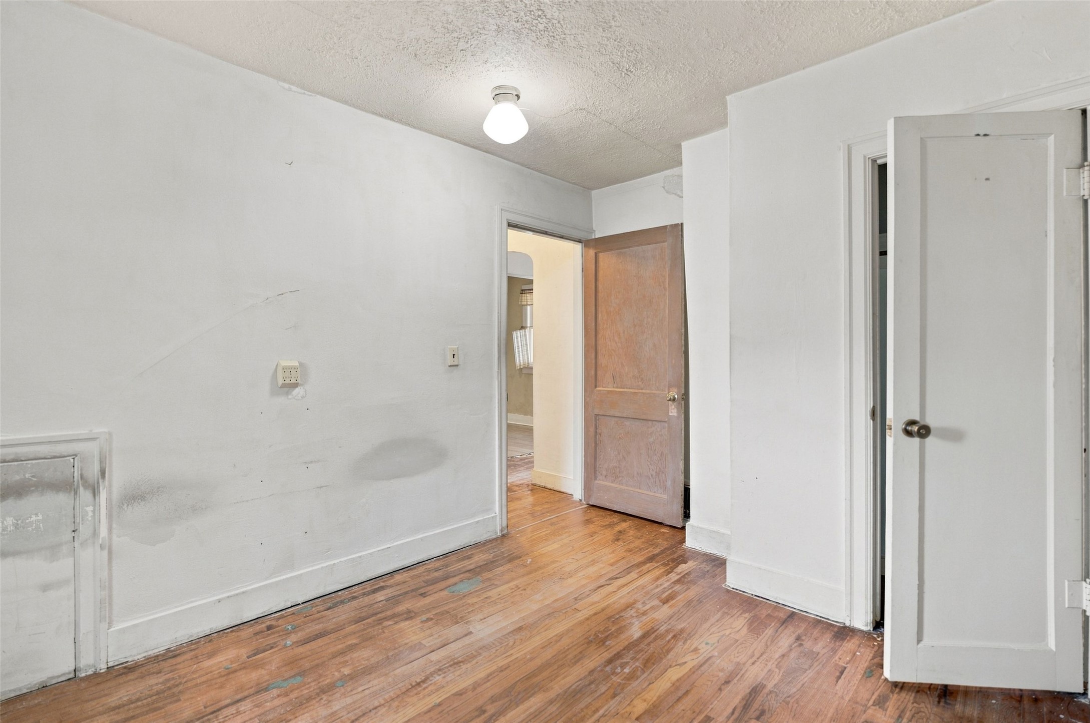 520 W Kent Avenue Property Photo 11